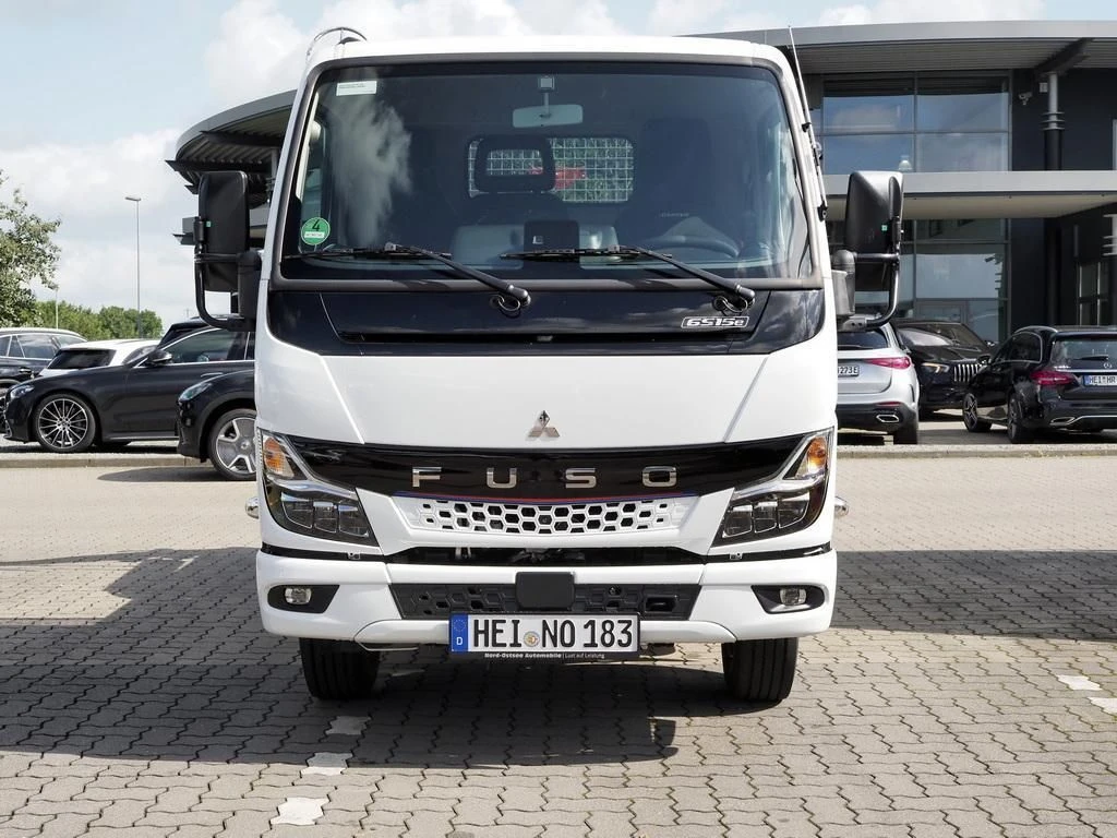 FUSO-Canter-image-1