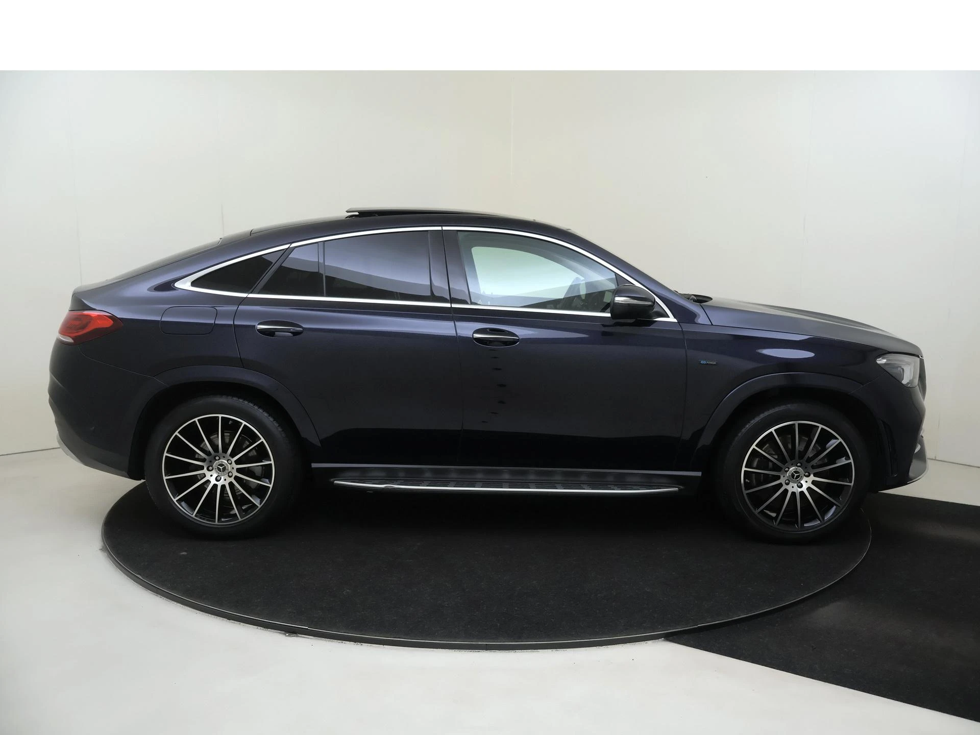 Mercedes-Benz-GLE-image-8
