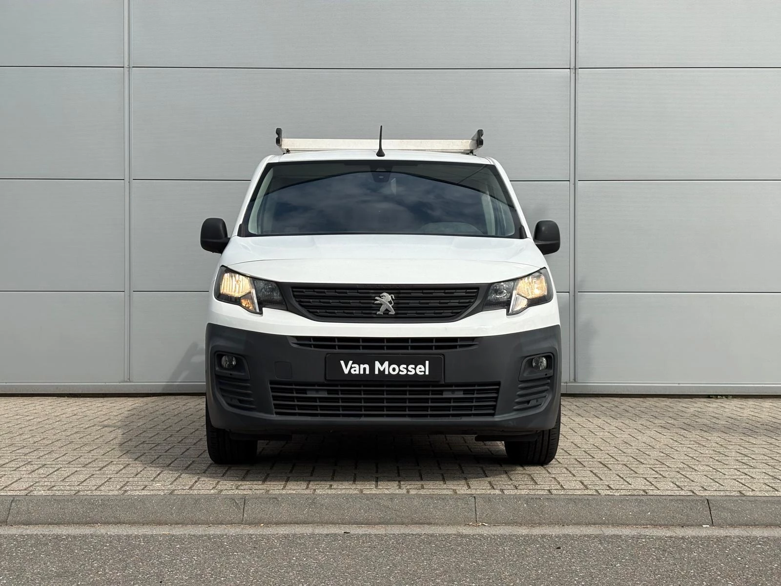 Peugeot-Partner-image-8