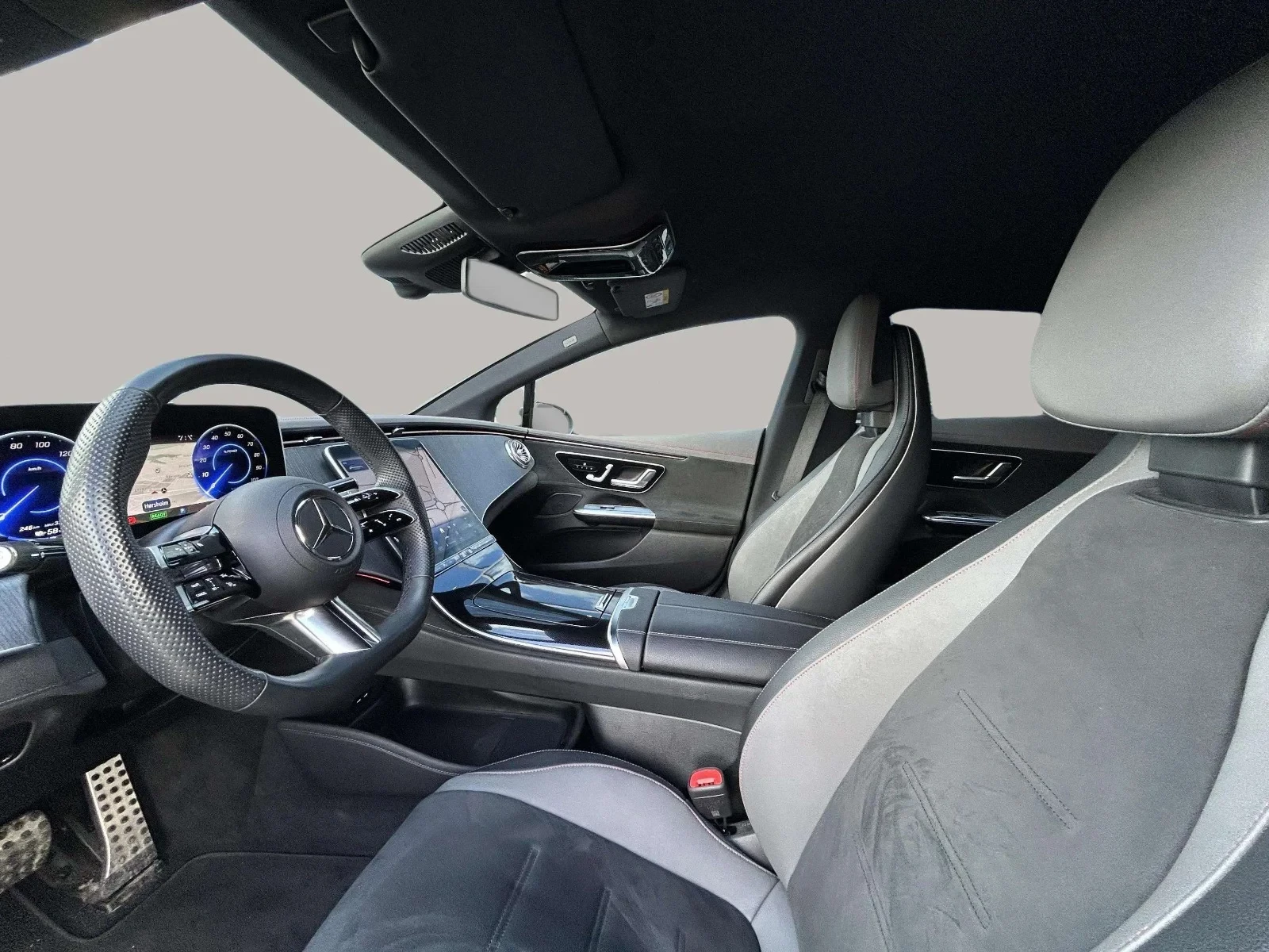 Mercedes-Benz-EQE-image-9