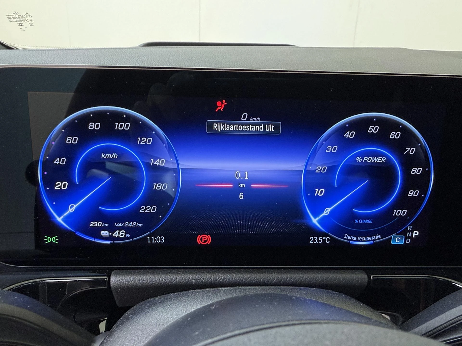 Mercedes-Benz-EQA-image-9