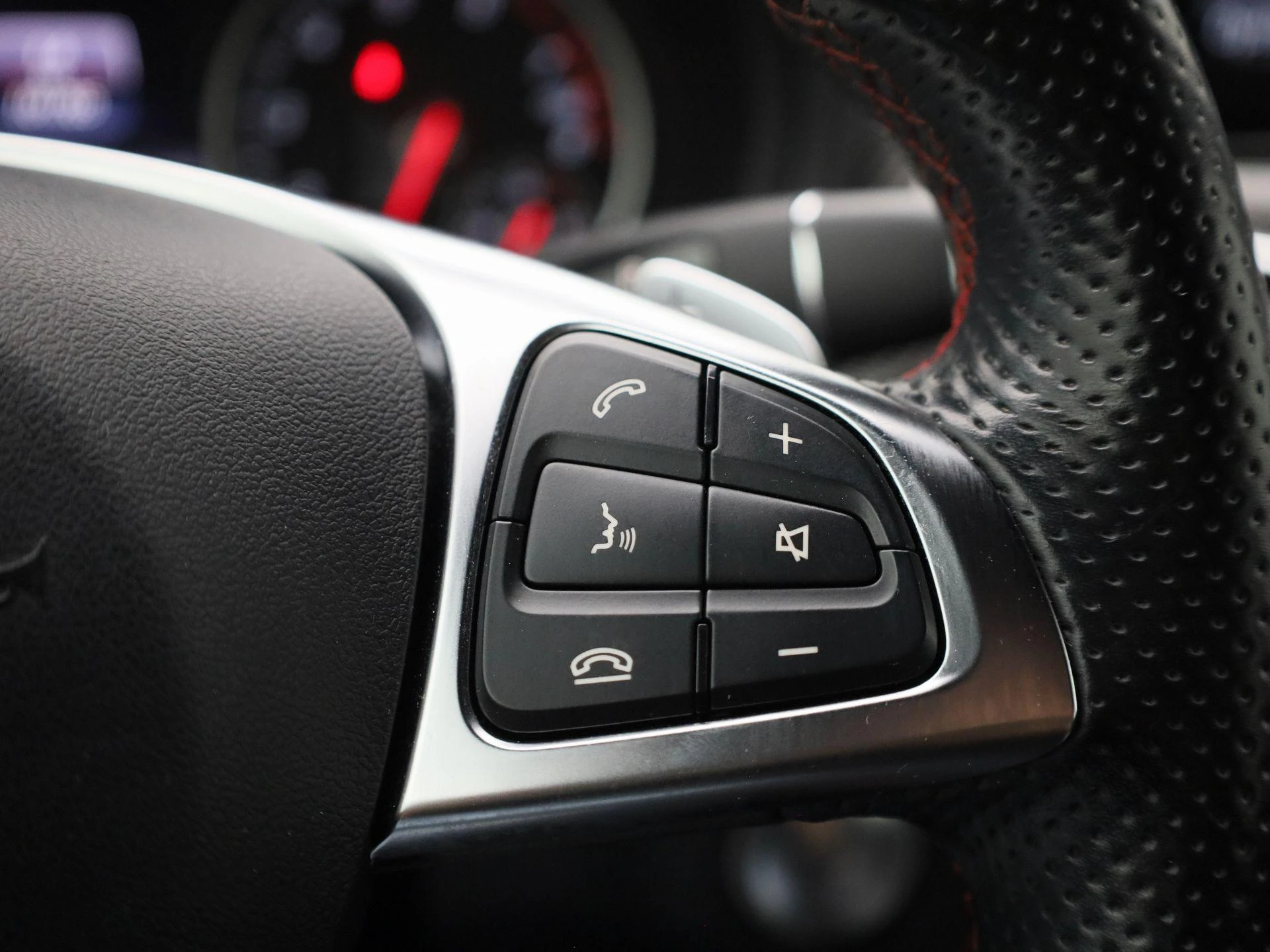 Mercedes-Benz-B-Klasse-image-26