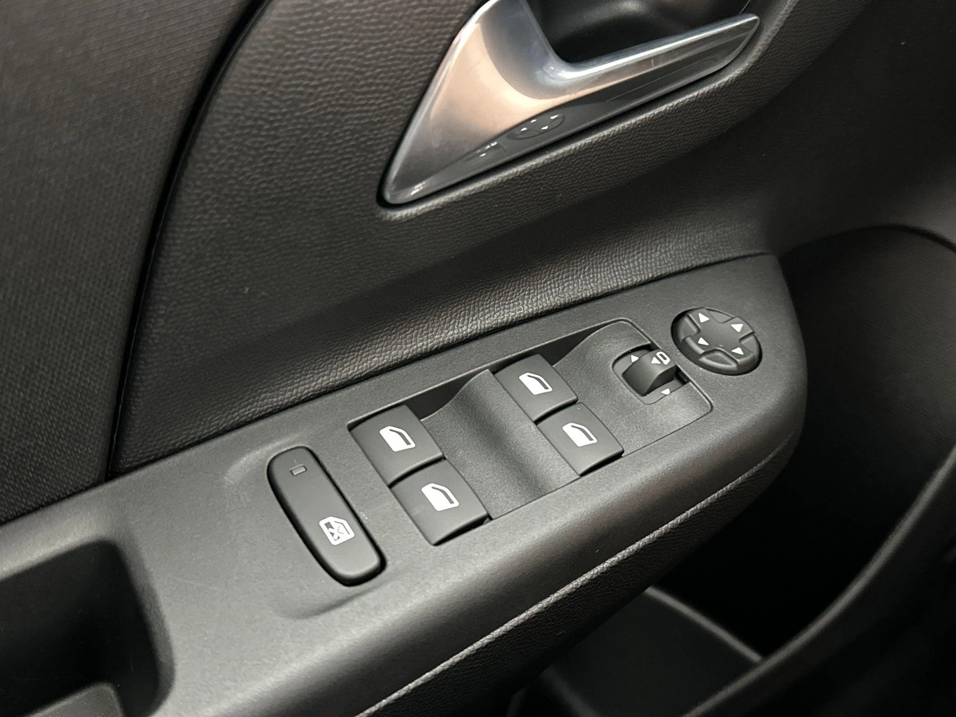 Opel-Corsa-e-image-8