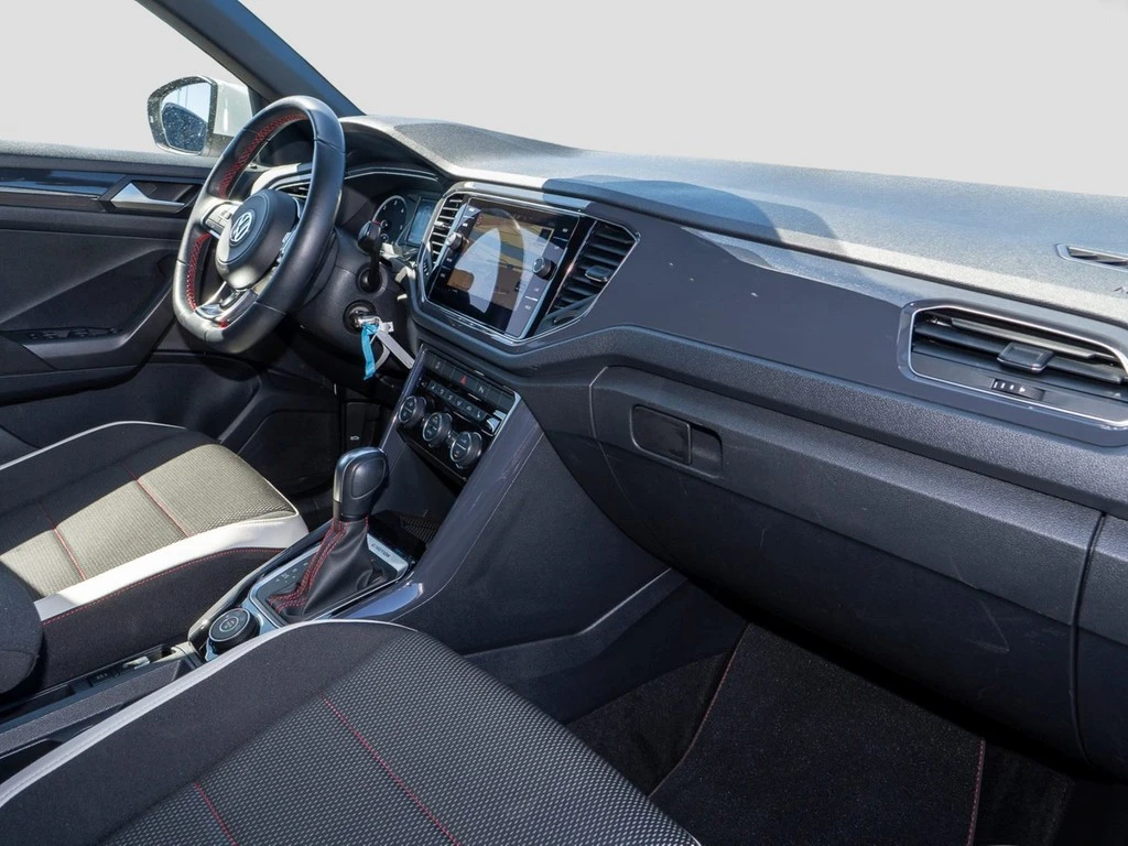 Volkswagen-T-Roc-image-6