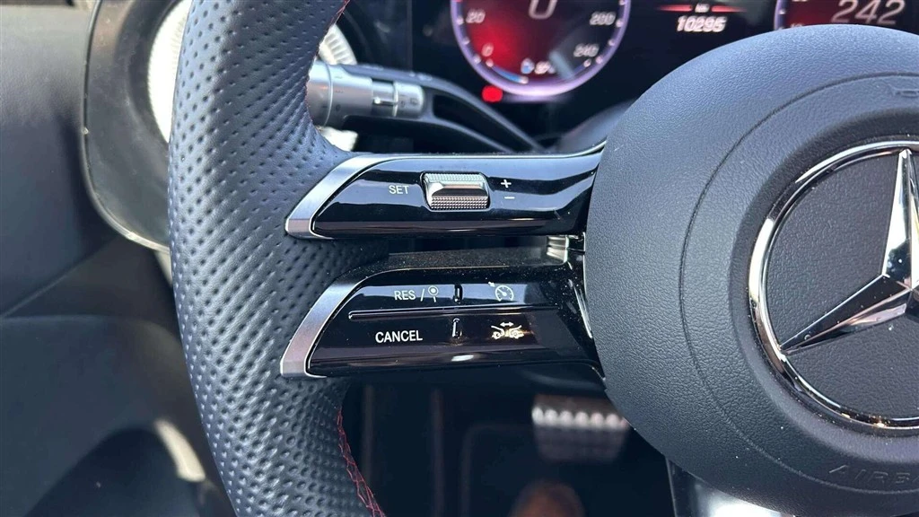 Mercedes-Benz-CLA-image-21