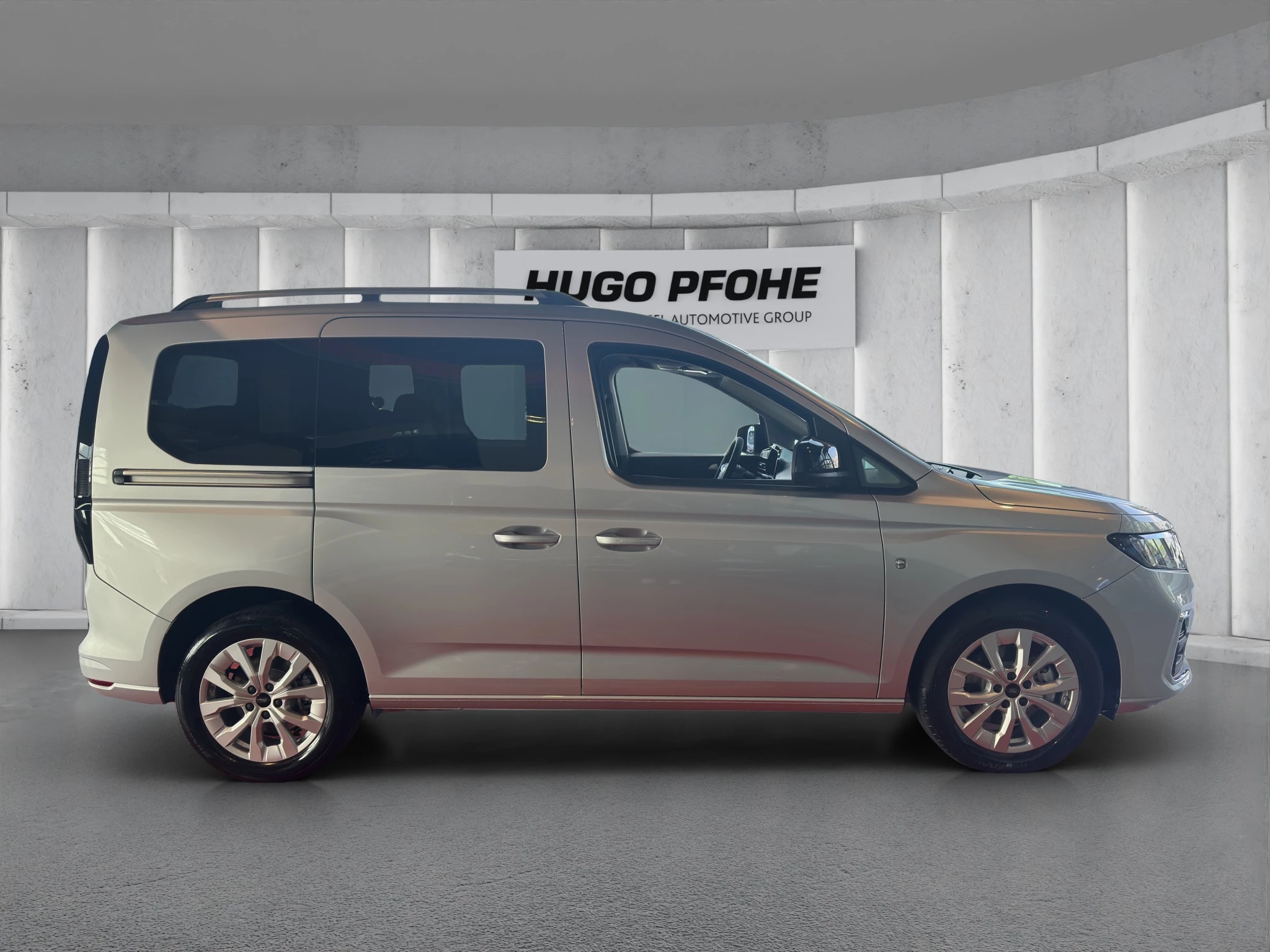 Ford-Tourneo Connect-image-1