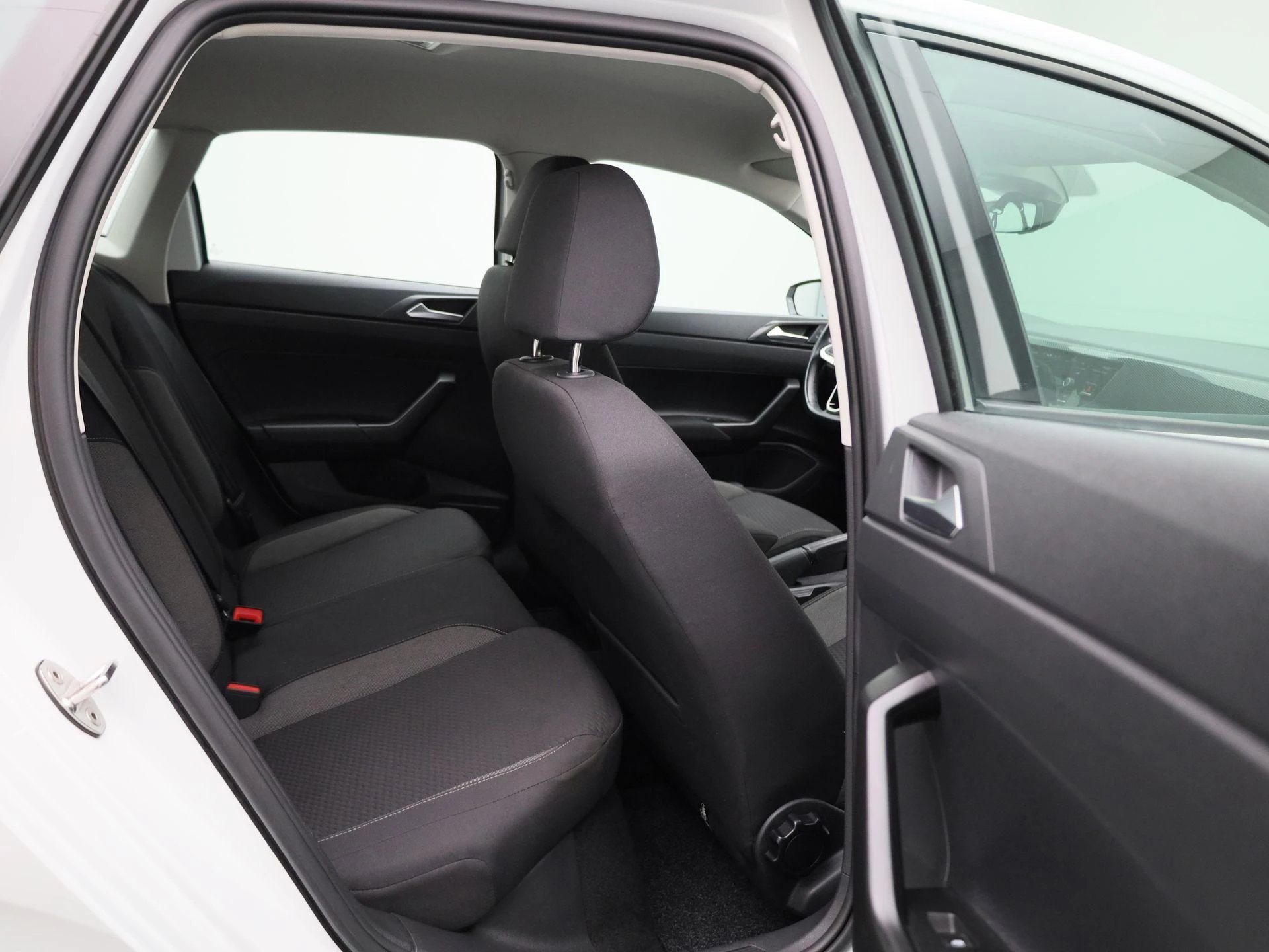 Volkswagen-Polo-image-32