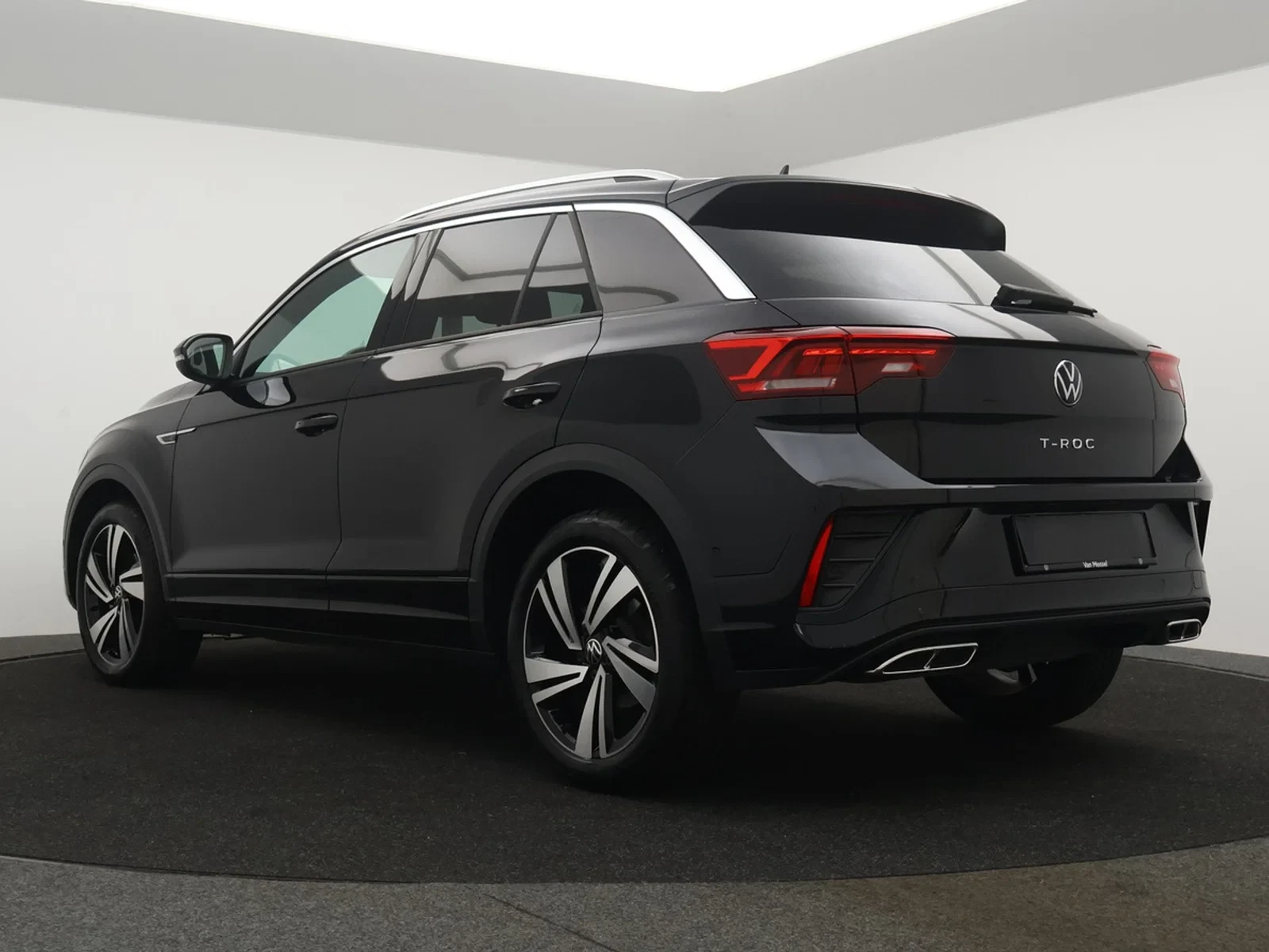 Volkswagen-T-Roc-image-4