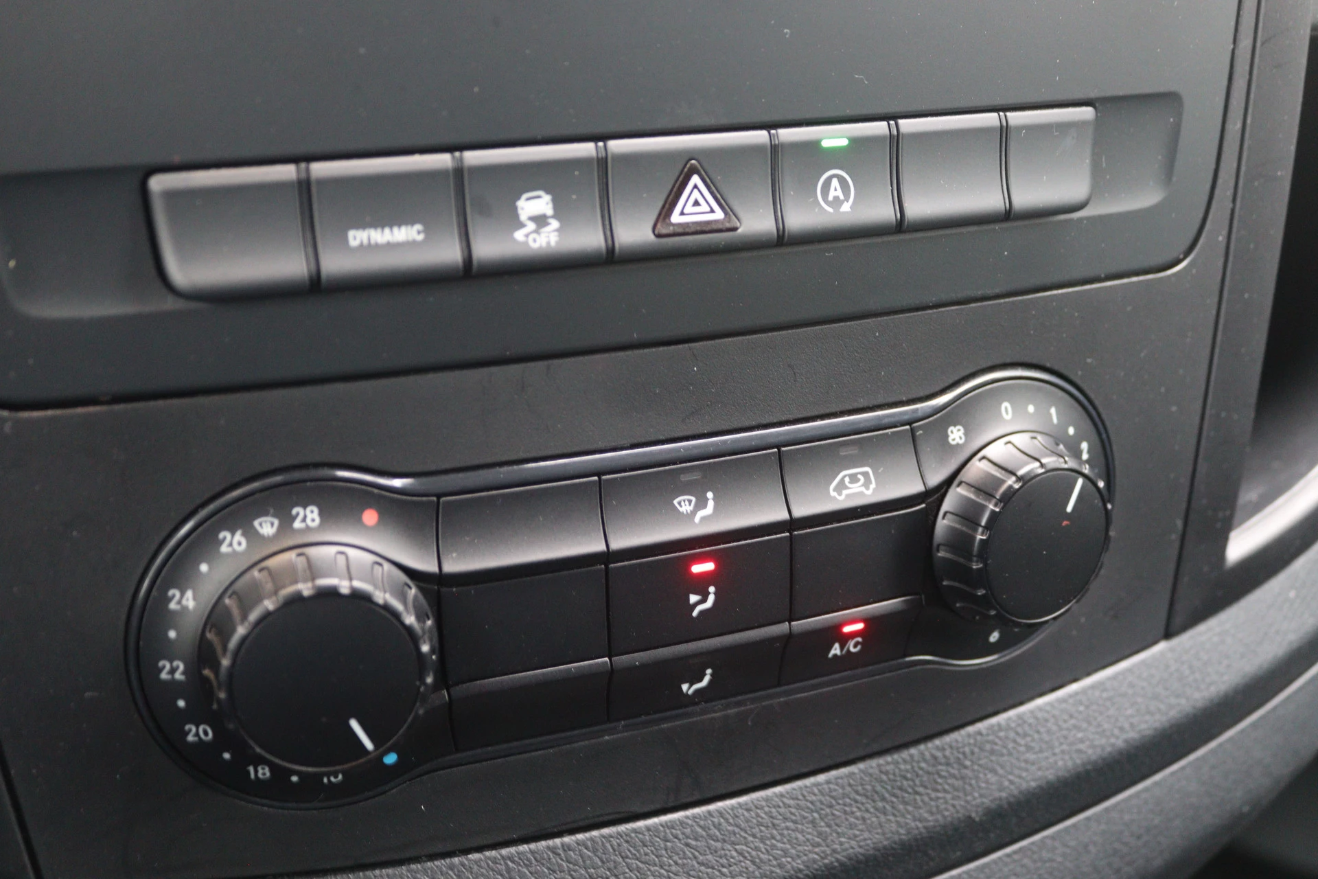 Mercedes-Benz-Vito-image-10