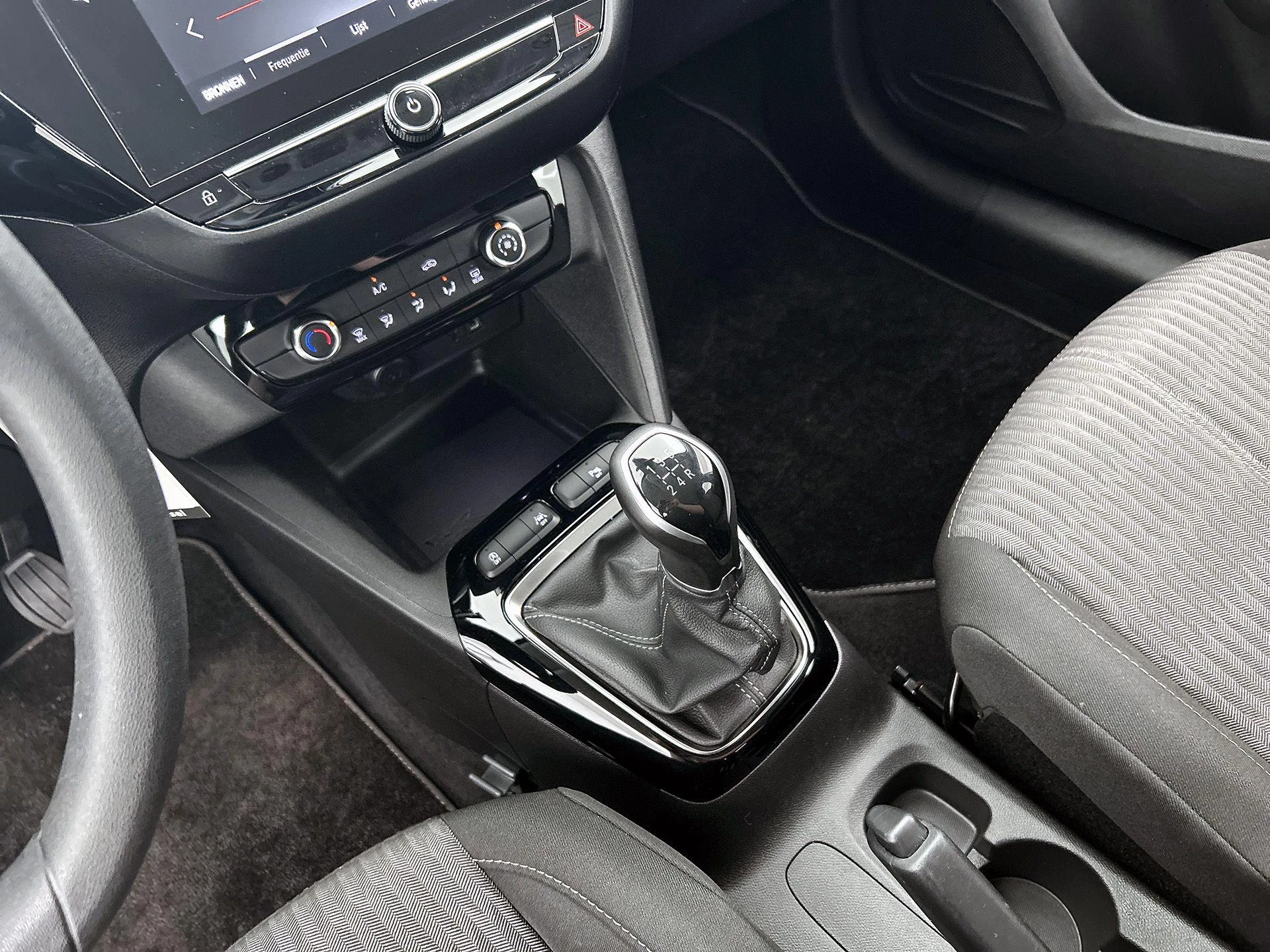 Opel-Corsa-image-11