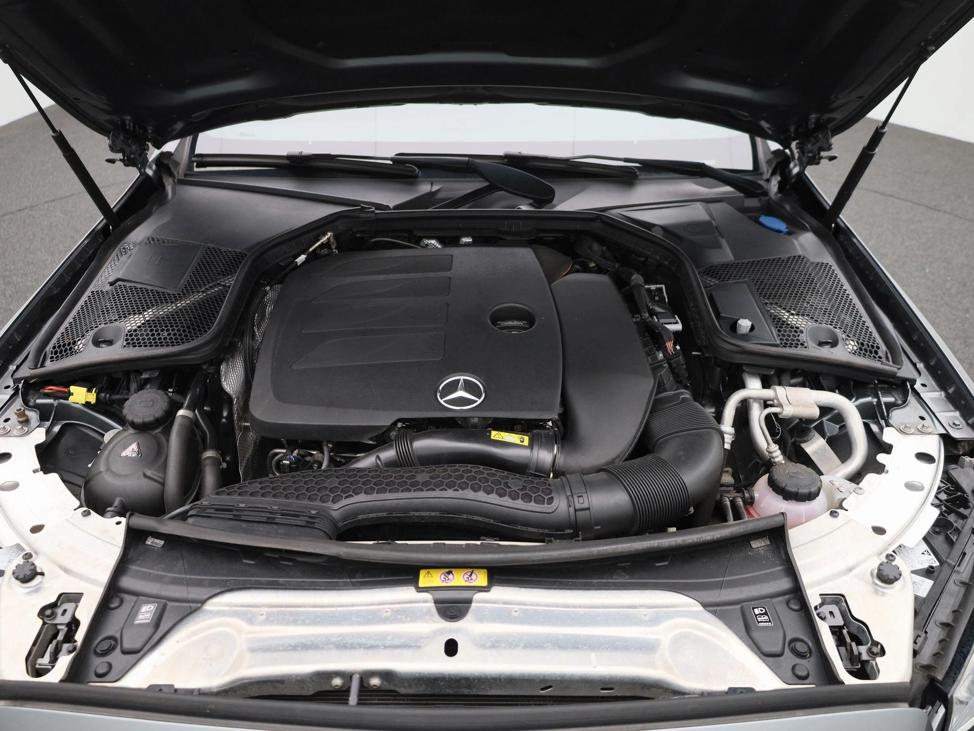 Mercedes-Benz-C-Klasse-image-42