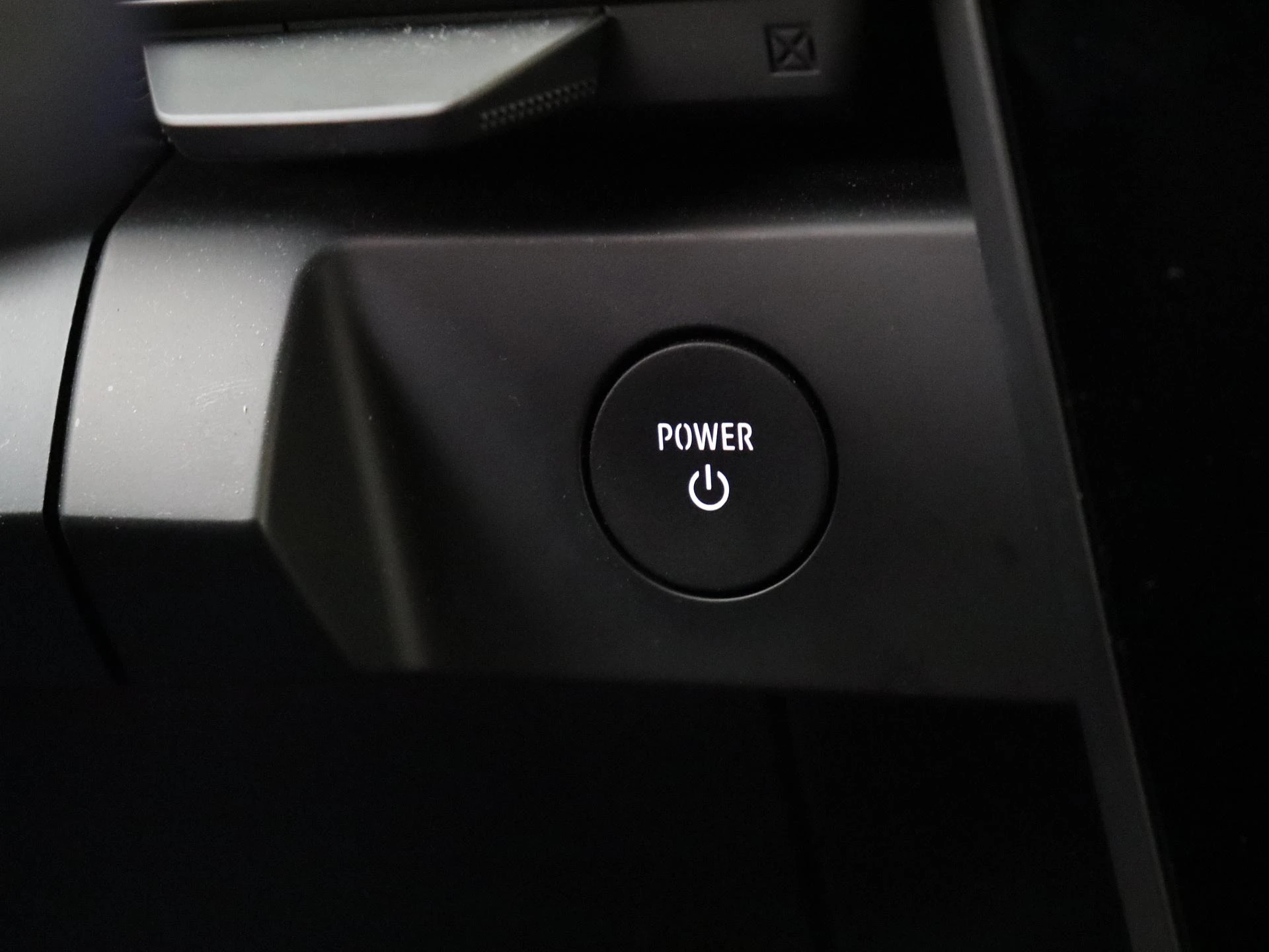 Renault-Megane E-Tech-image-23