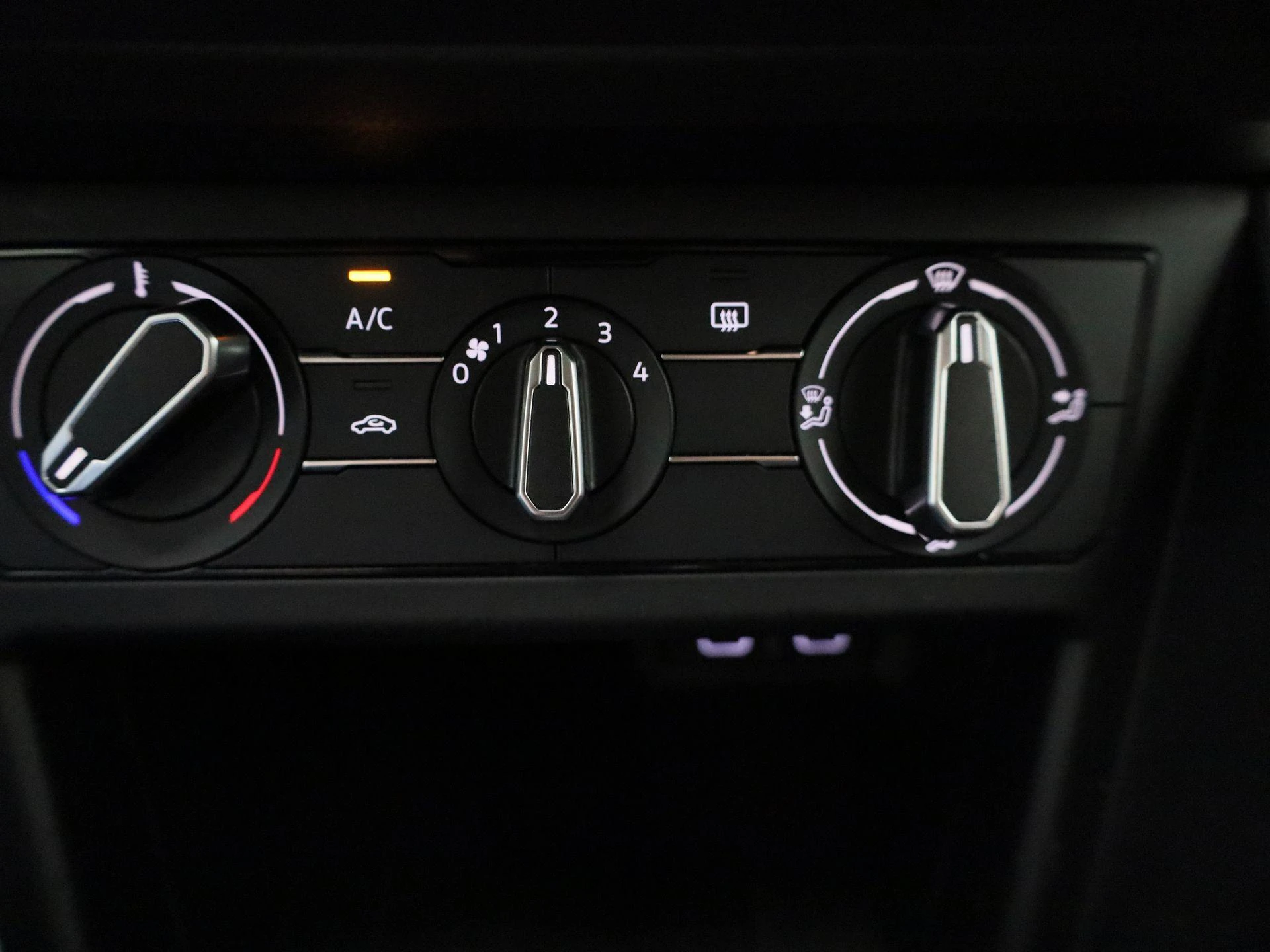 Volkswagen-Polo-image-22