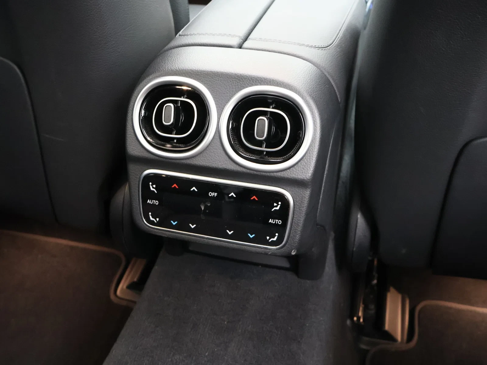 Mercedes-Benz Classe C Classe SW PHEV (S206) Break 300e PHEV AMG Line 313PK *AUTOMAAT*PANODAK*TREKHAAK*LEDER*CAMERA*PDC*NAV*APP-CONNECT*...*