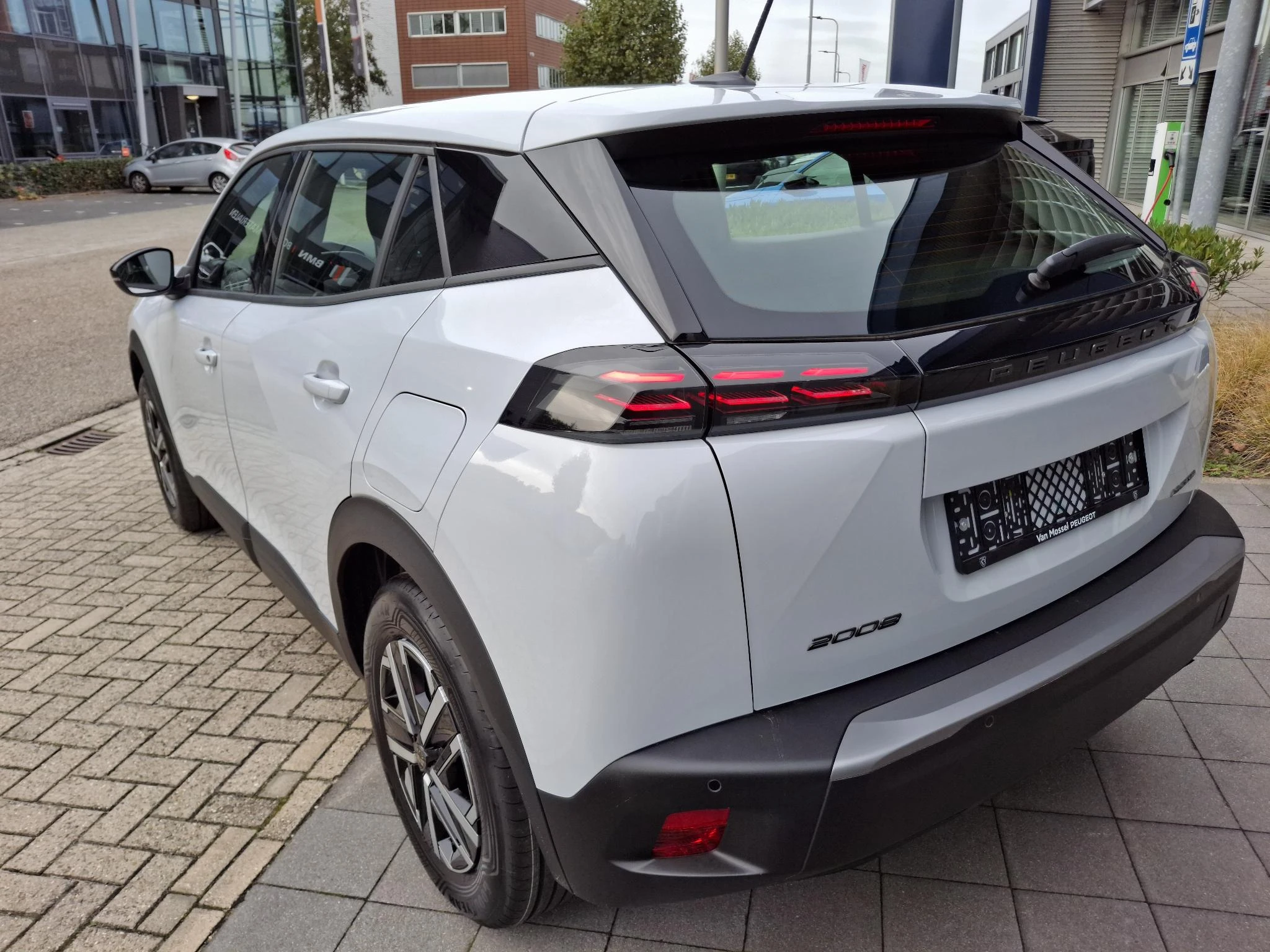 Peugeot-2008-image-9