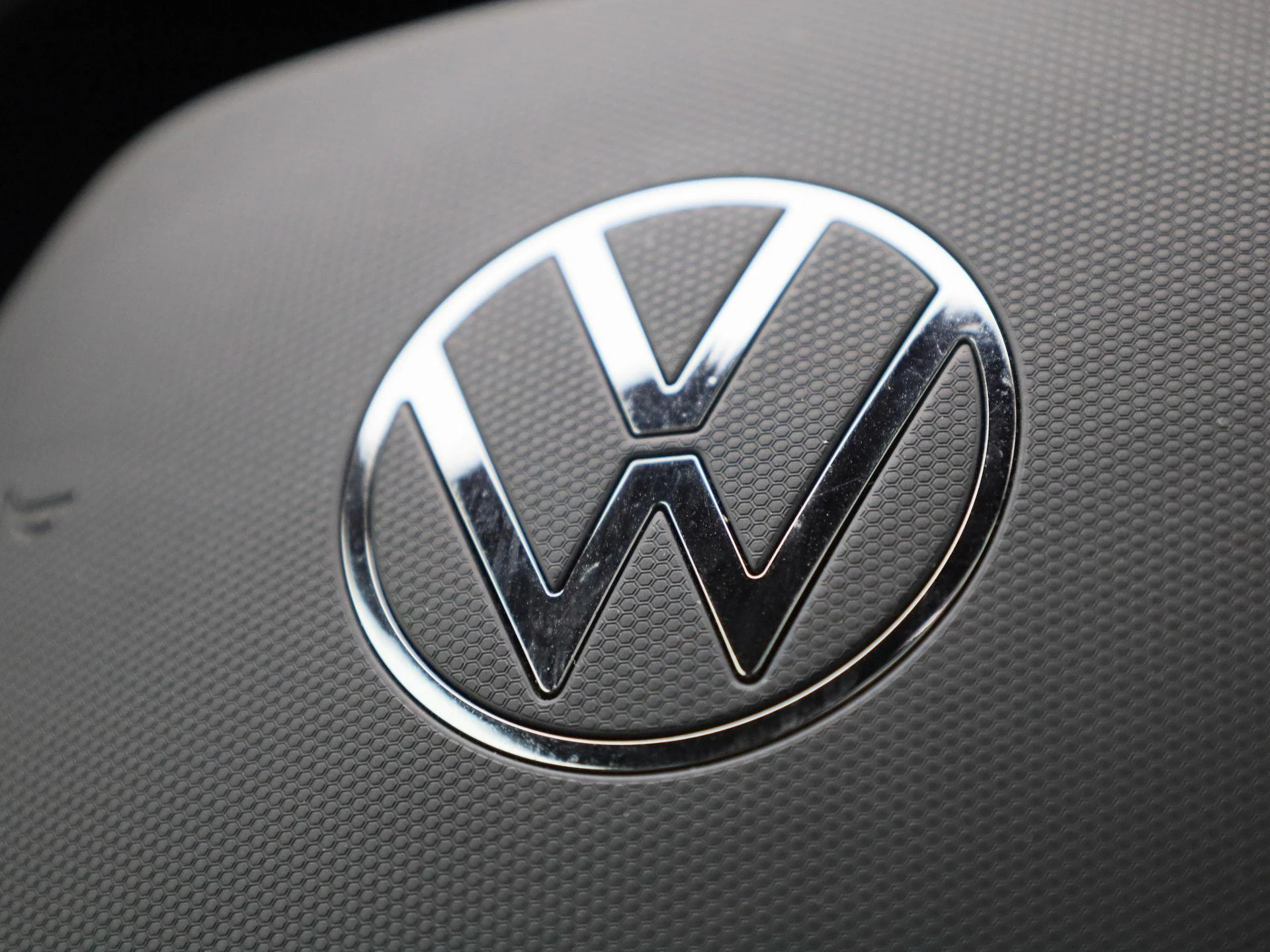 Volkswagen-Tiguan-image-33