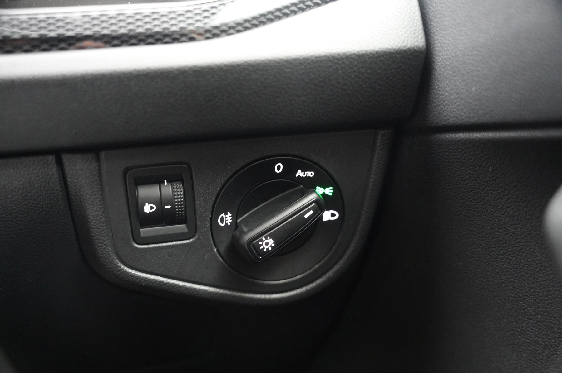 Volkswagen-Polo-image-19