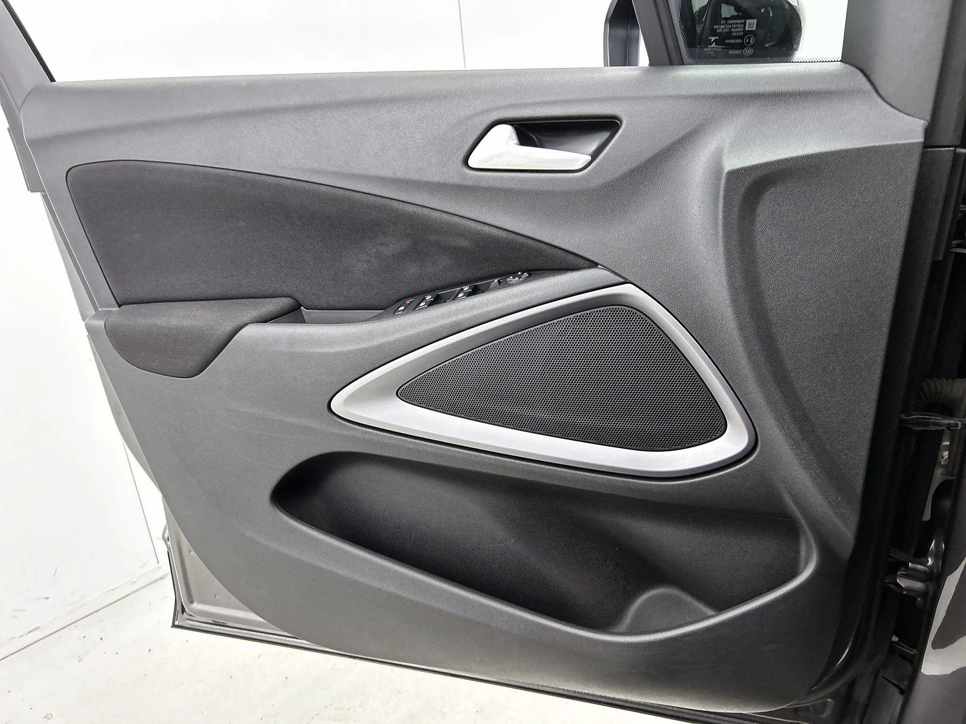 Opel-Crossland-image-31