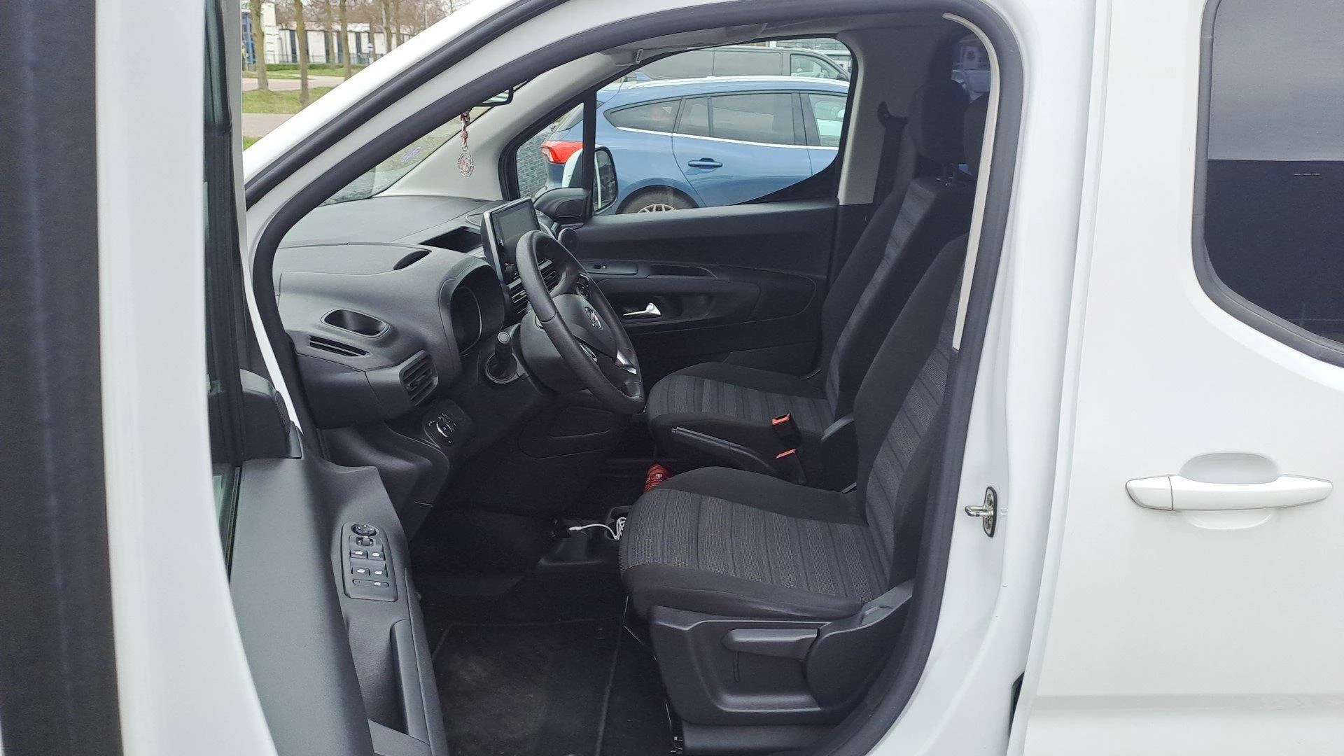 Opel-Combo-image-6
