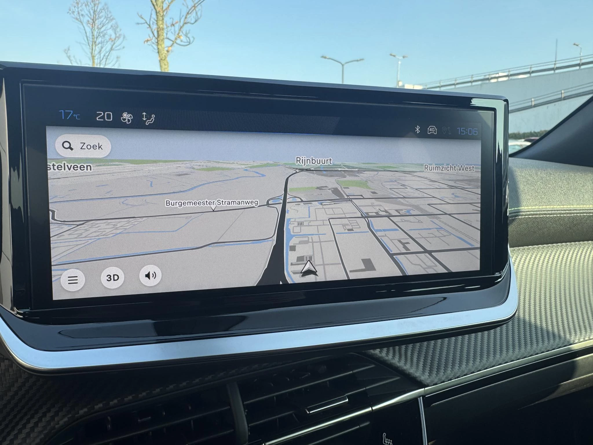 Peugeot-e-2008-image-25