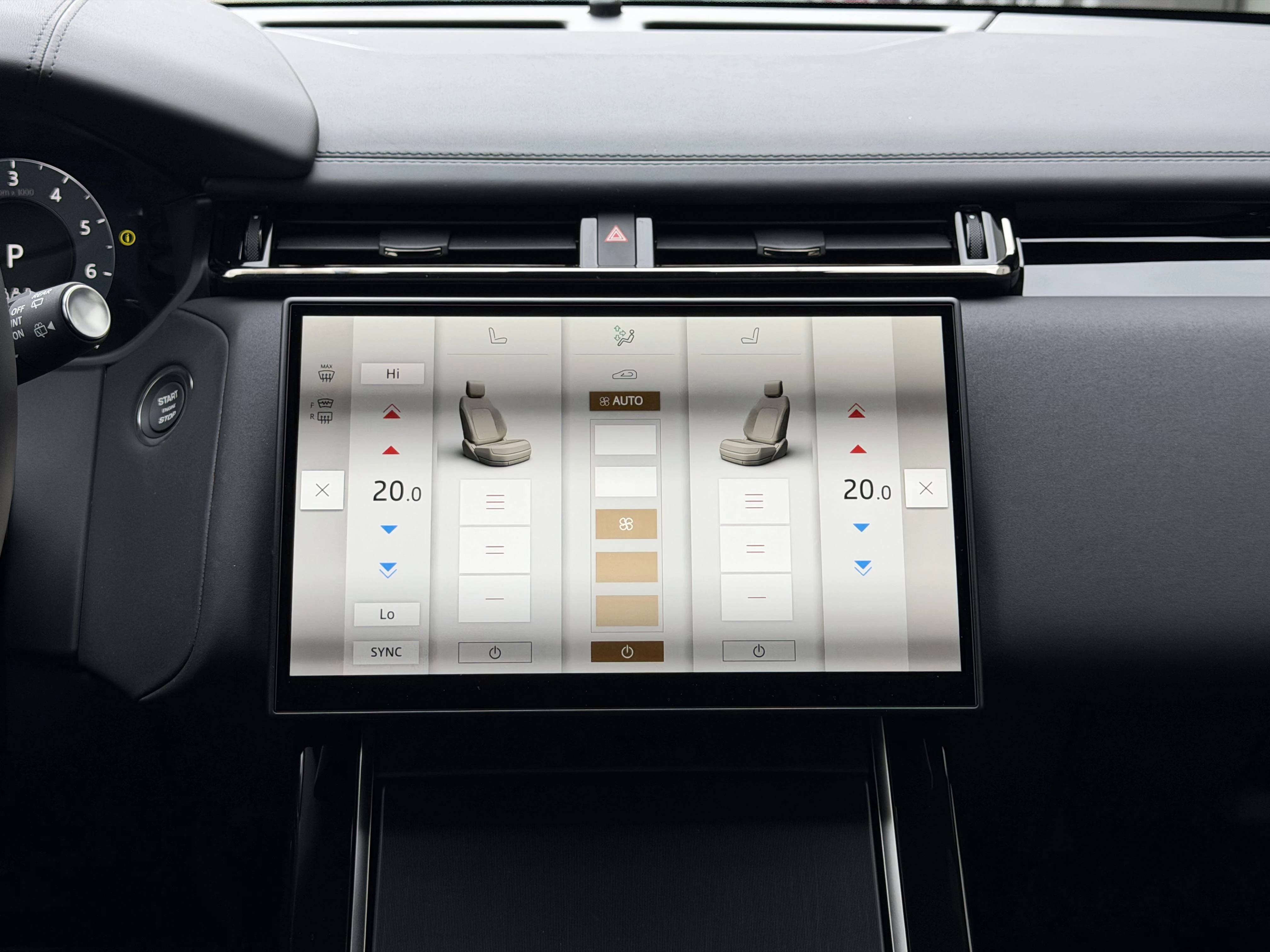 Land Rover Range Rover Velar P400e Dynamic SE AWD Auto. 26.5MY