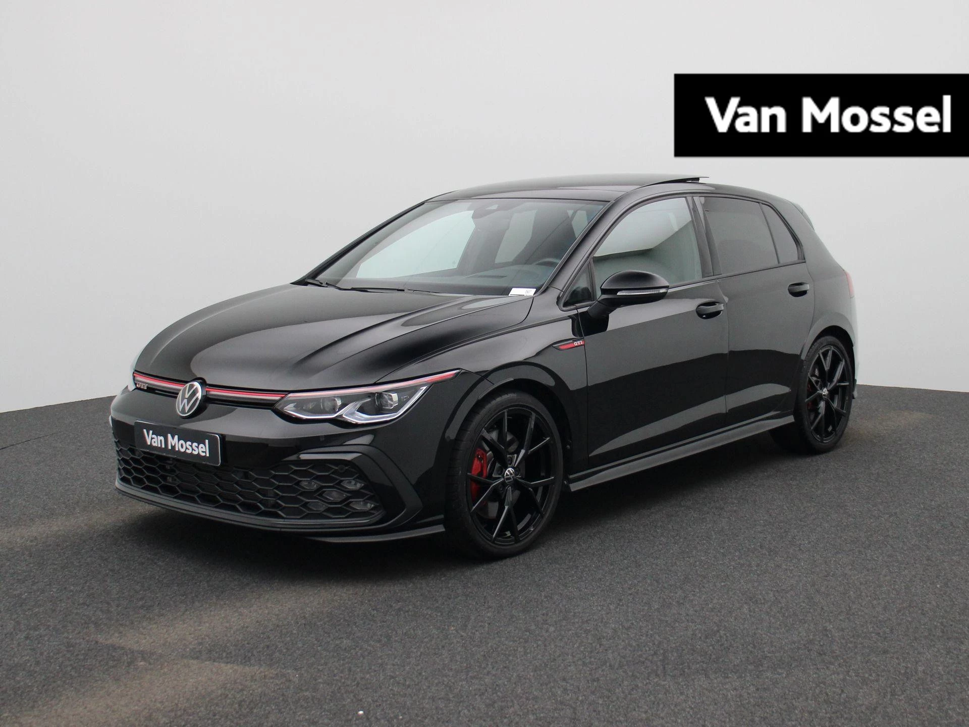 Volkswagen-Golf-image-0
