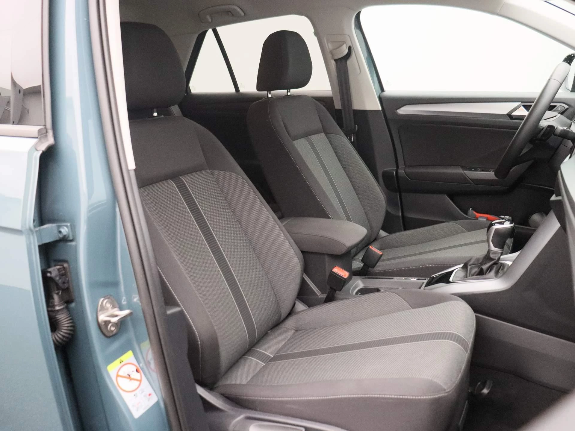 Volkswagen-T-Roc-image-28