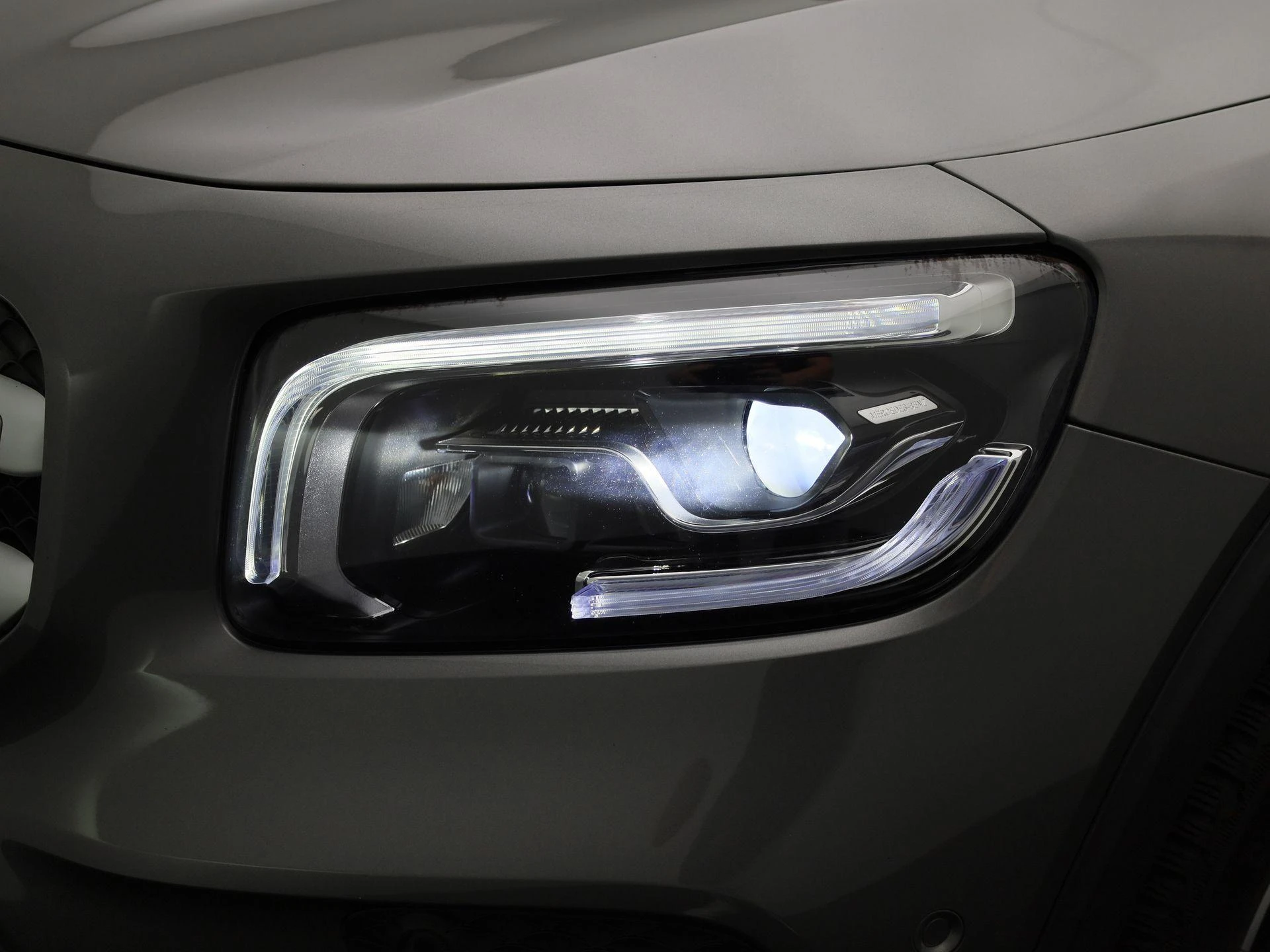 Mercedes-Benz-GLB-image-14