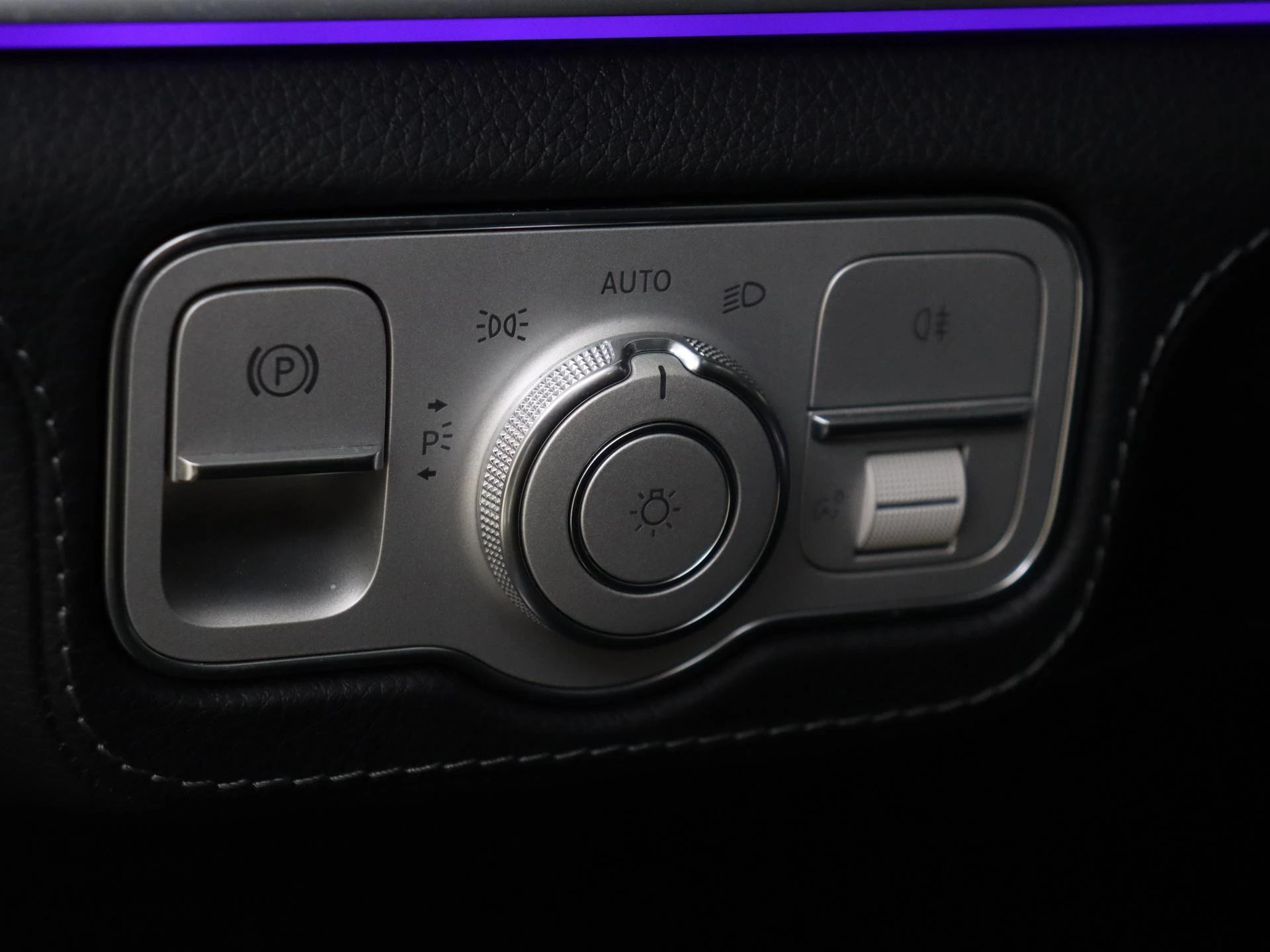 Mercedes-Benz-GLE-image-29