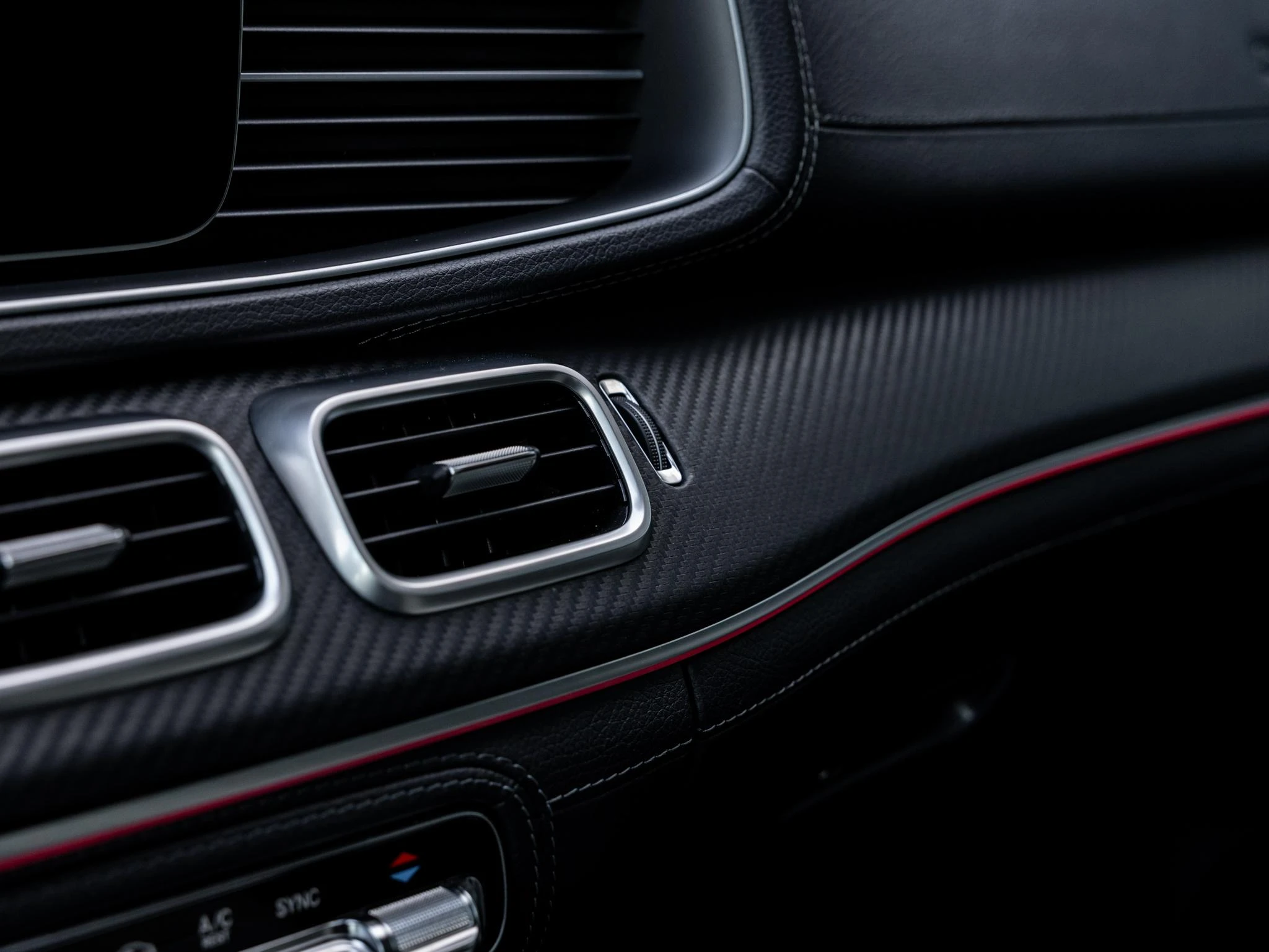 Mercedes-Benz-GLE-image-19