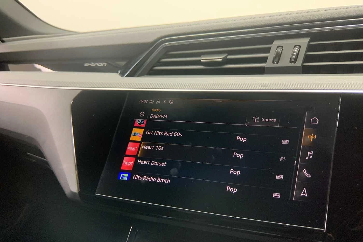 Audi-Q8 e-tron-image-15