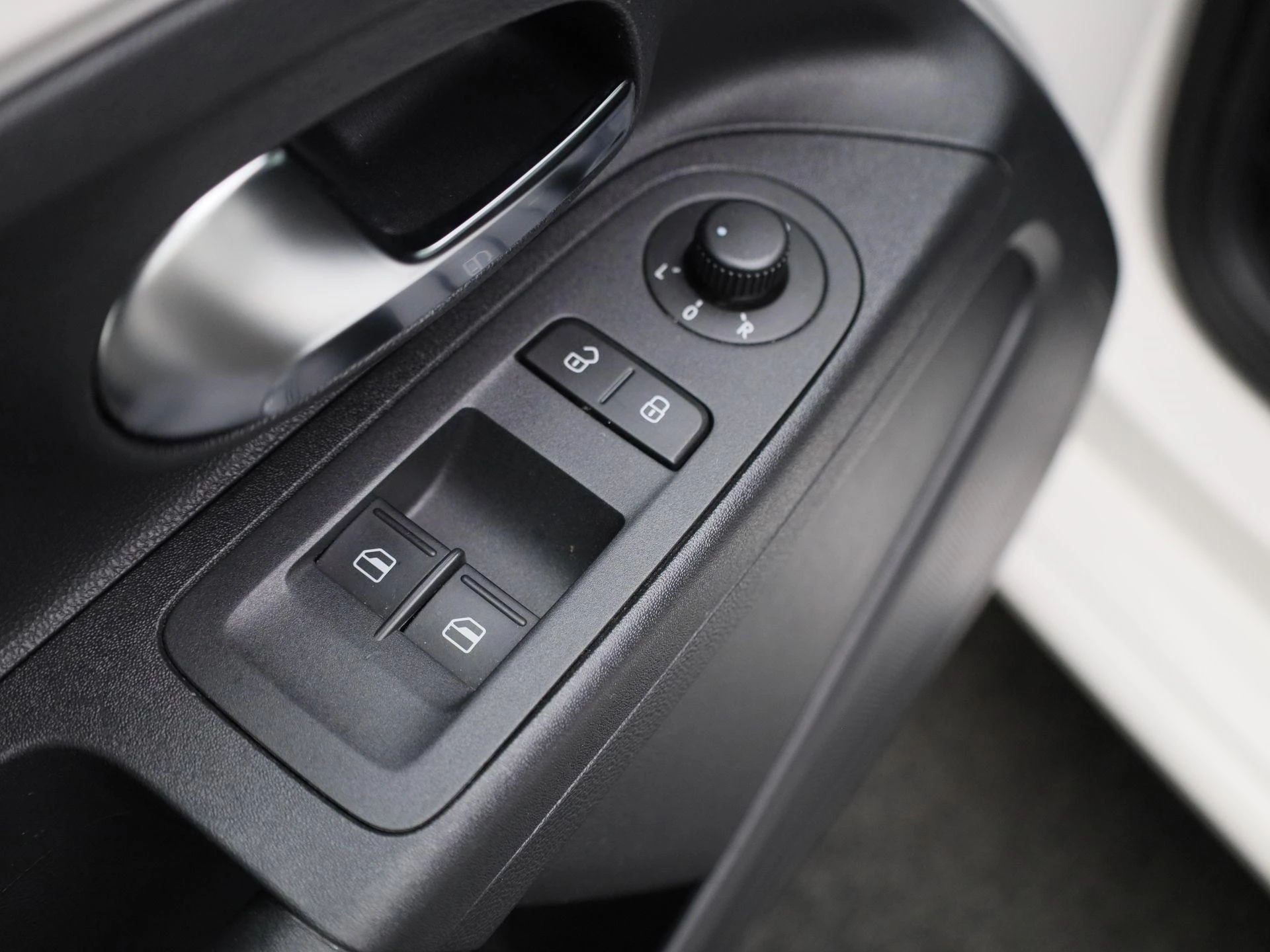 Volkswagen-up!-image-20