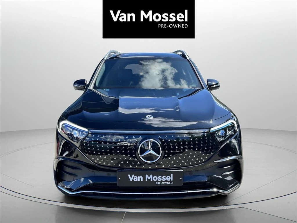 Mercedes-Benz-EQB-image-1