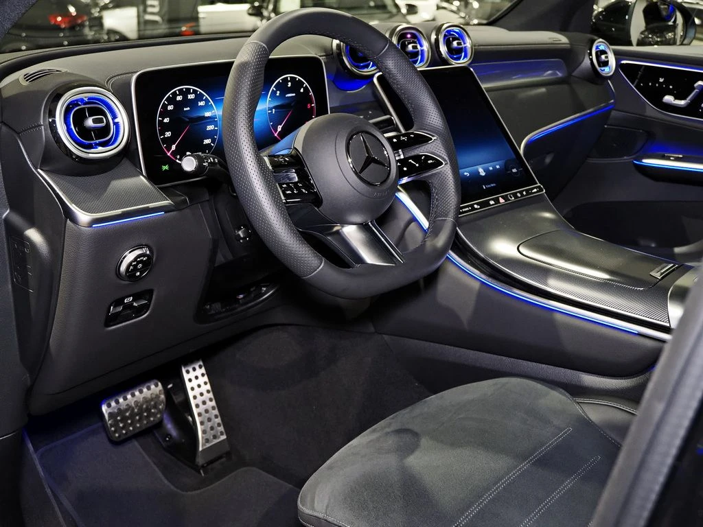Mercedes-Benz-GLC 220 d-image-8