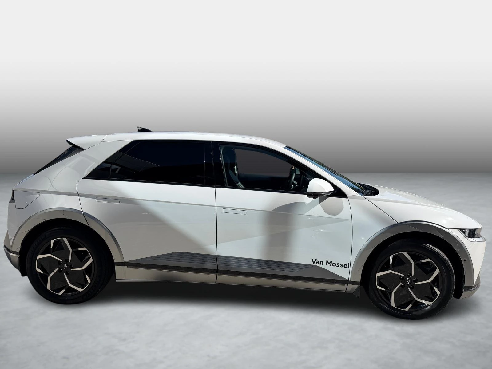 Hyundai-IONIQ 5-image-2