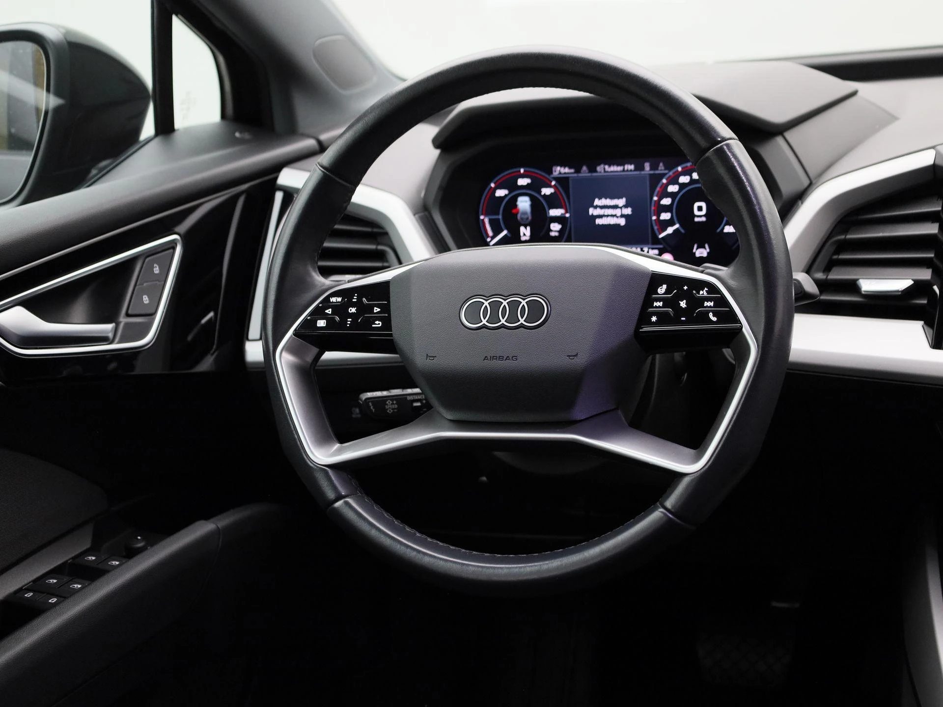 Audi-Q4 e-tron-image-9