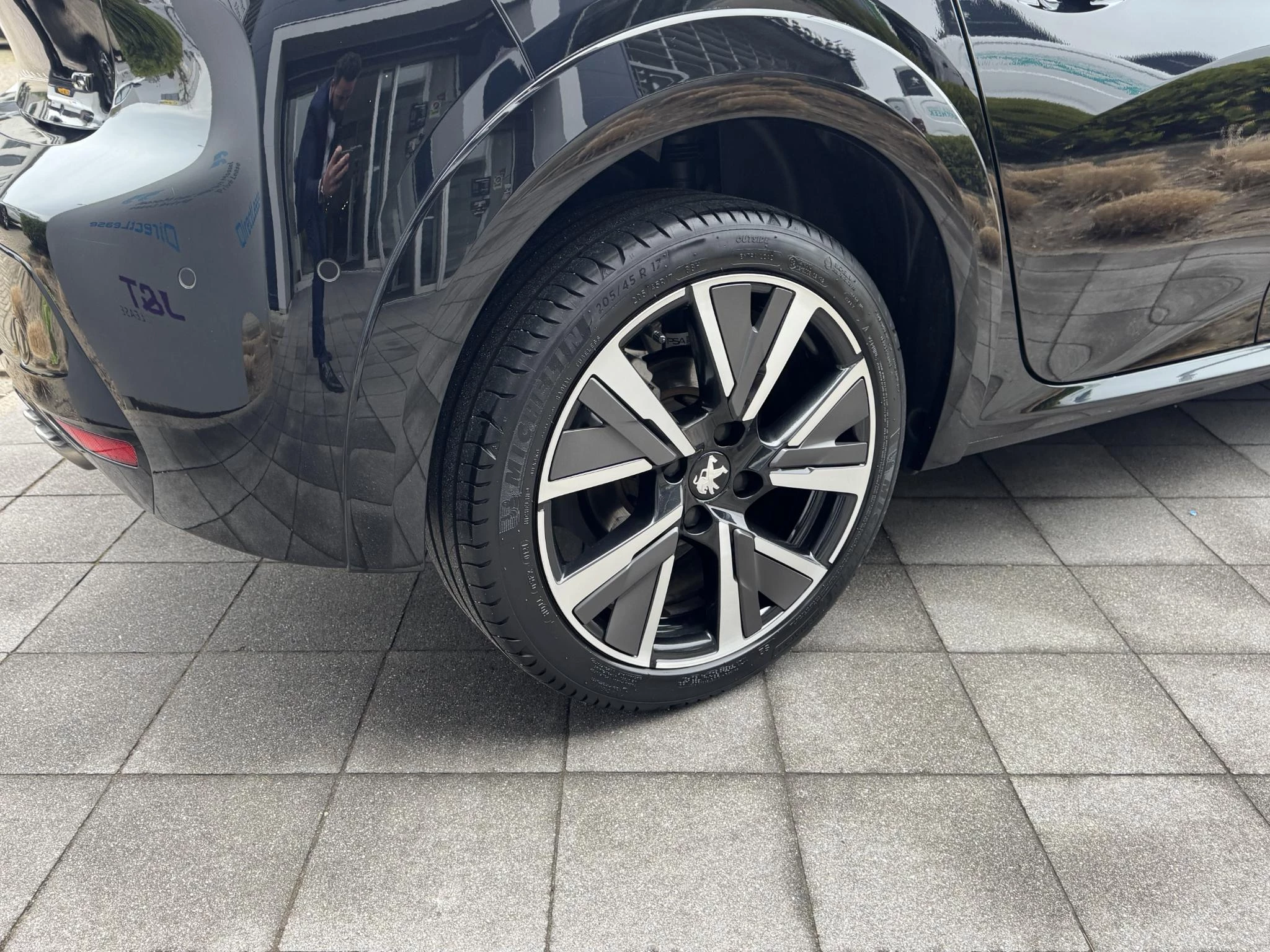 Peugeot-208-image-13