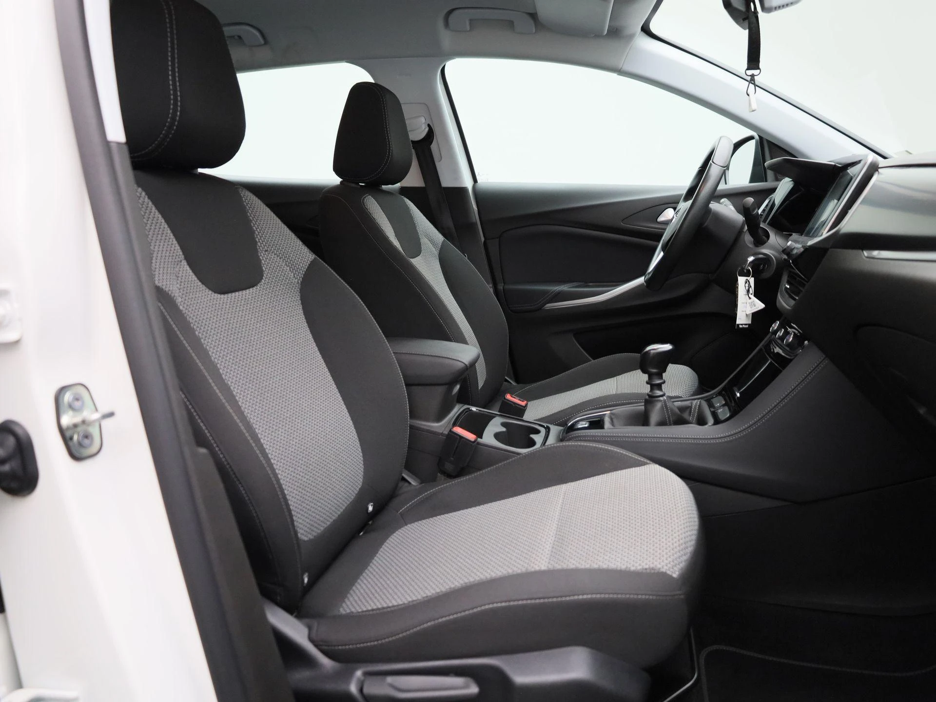 Opel-Grandland-image-27