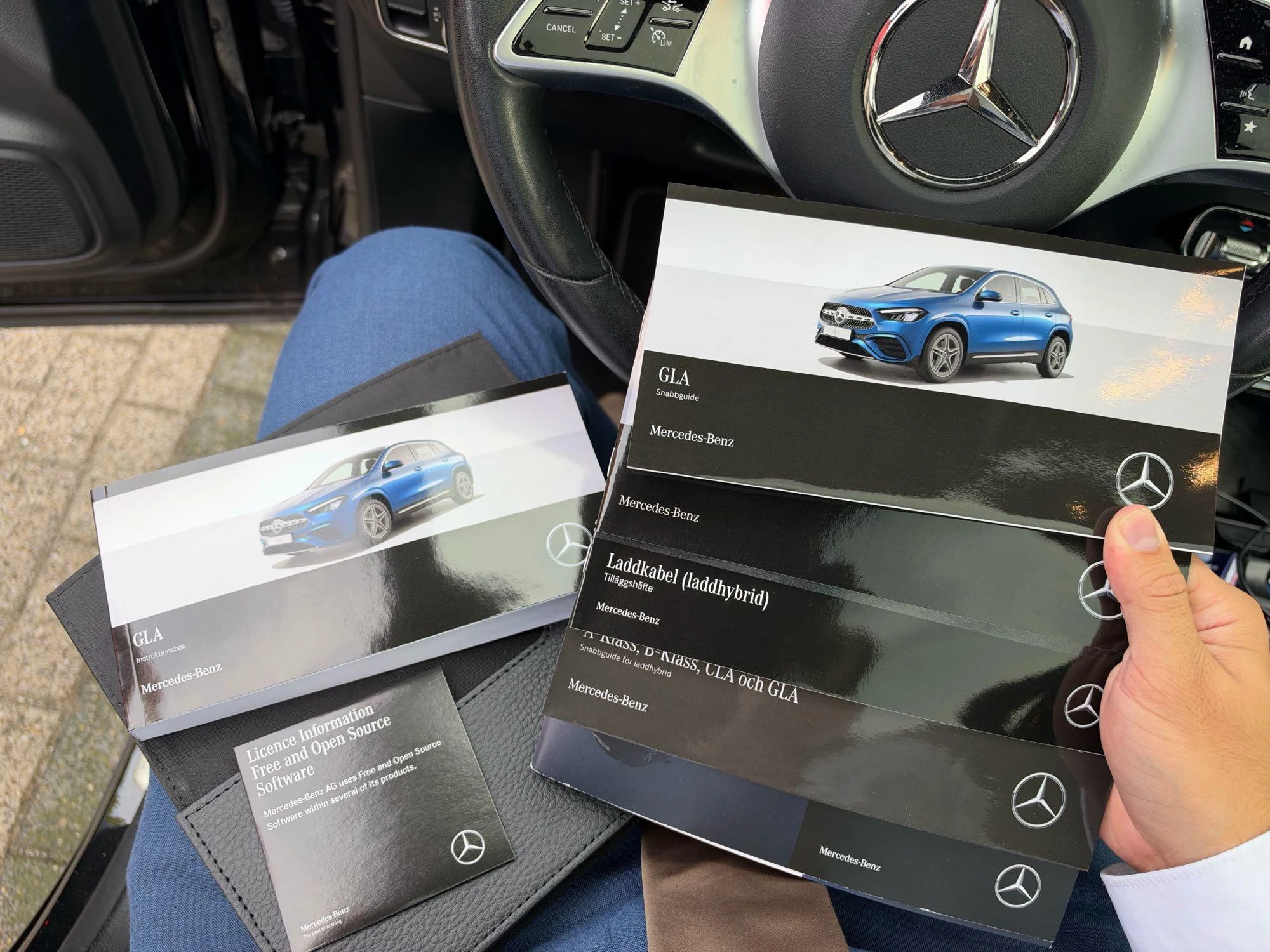 Mercedes-Benz-GLA-image-24