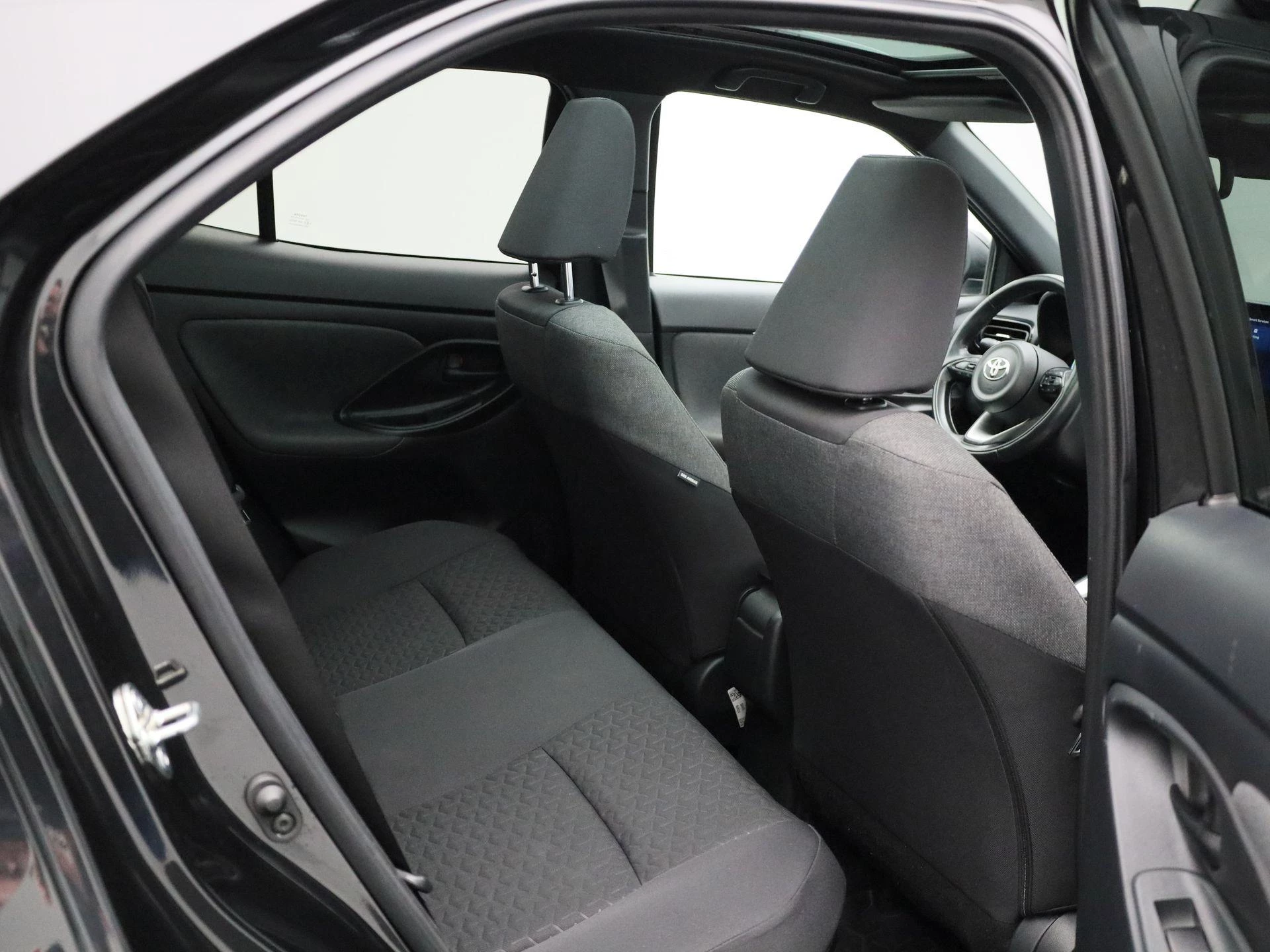 Toyota-Yaris Cross-image-26