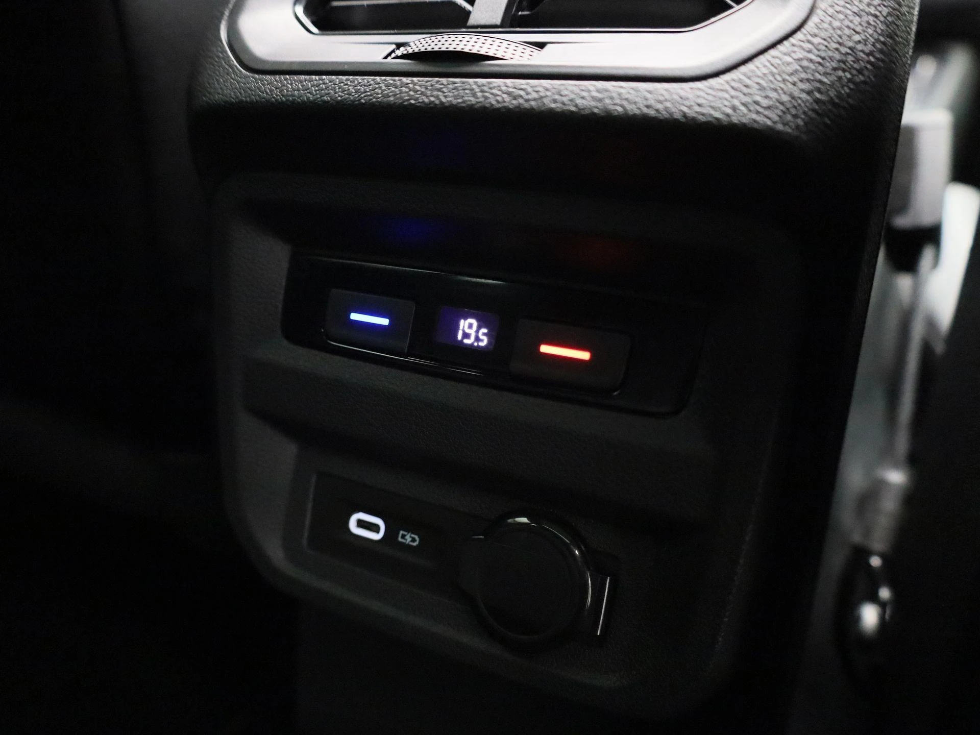 Volkswagen-Tiguan Allspace-image-41