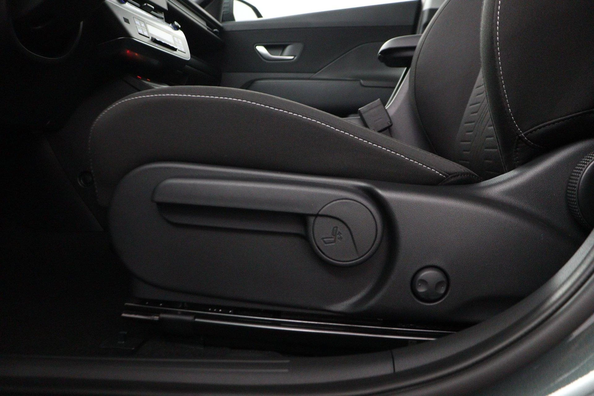 Hyundai-Kona-image-45