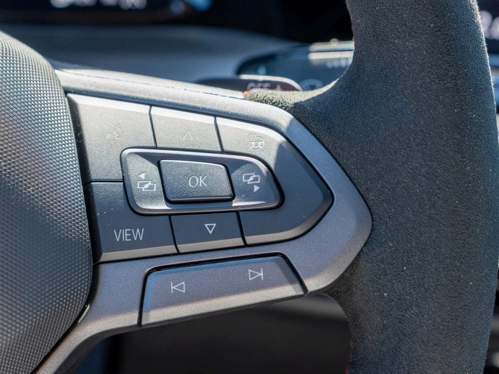 Volkswagen-Golf-image-18