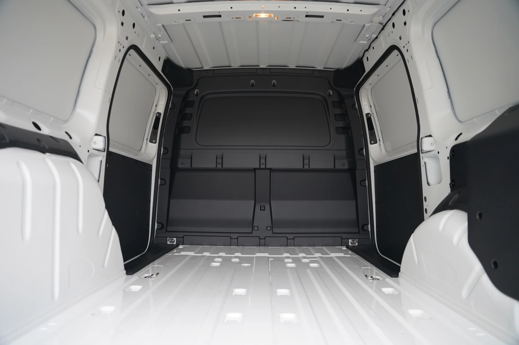 Volkswagen-Caddy-image-9