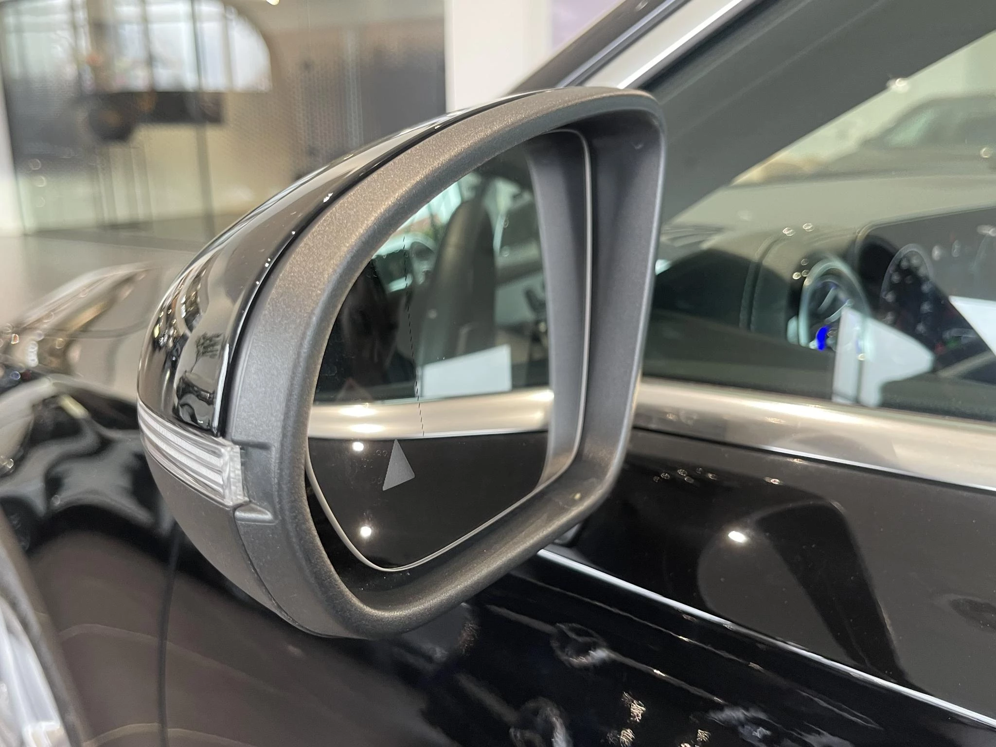 Mercedes-Benz Classe A 250 e AMG Line + LEDER + BURMESTER + MULTIBEAM LED + CARPLAY +