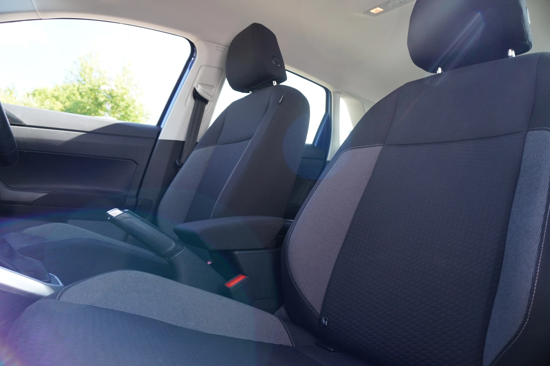 Volkswagen-Polo-image-9
