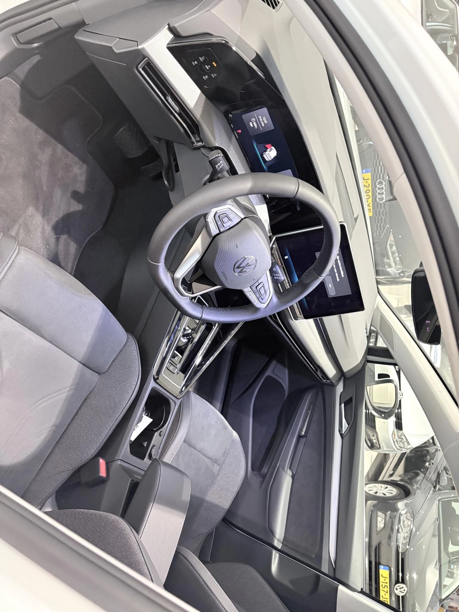 Volkswagen-Golf-image-10