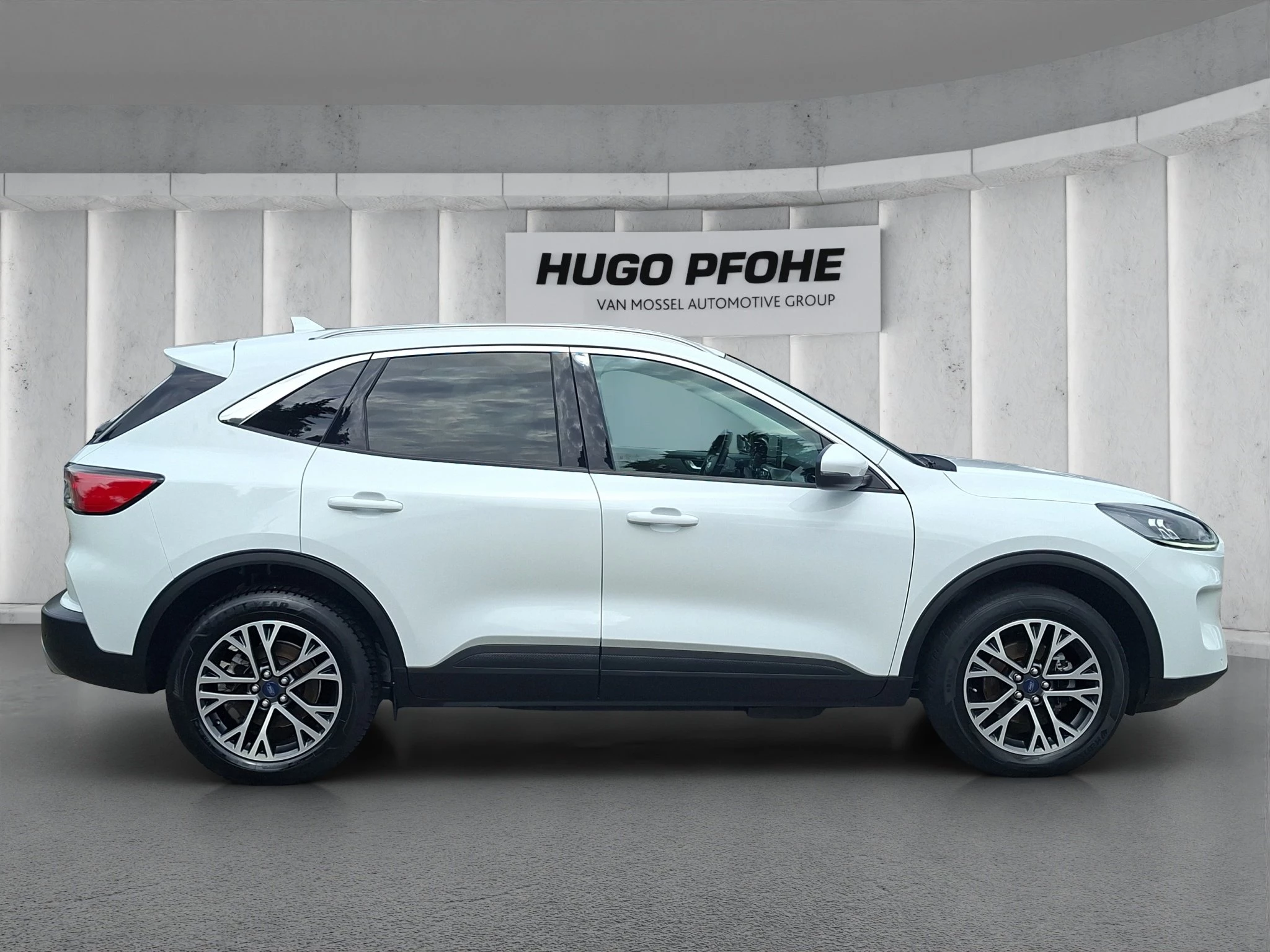 Ford Kuga Titanium 2.5 PHEV Aut. | AHK | GJR | RFK | SHZ | PDC | LMF | Navi