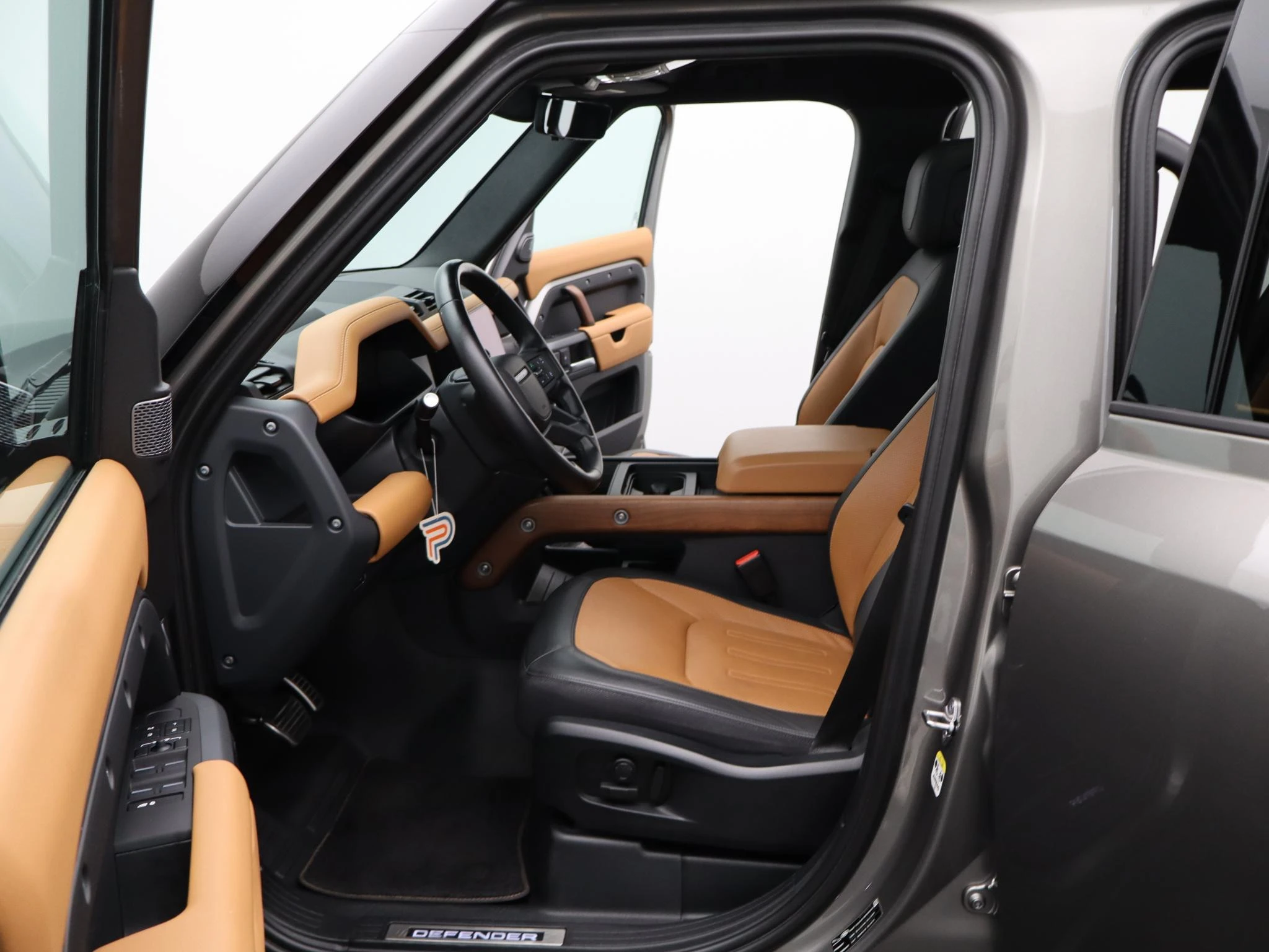 Land Rover-Defender-image-11