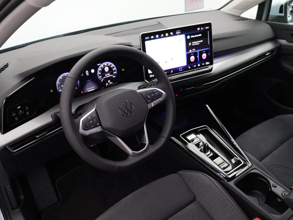 Volkswagen Golf VIII Golf Style Business 1.5 eTSI 150pk AUTOMAAT *DEMO*